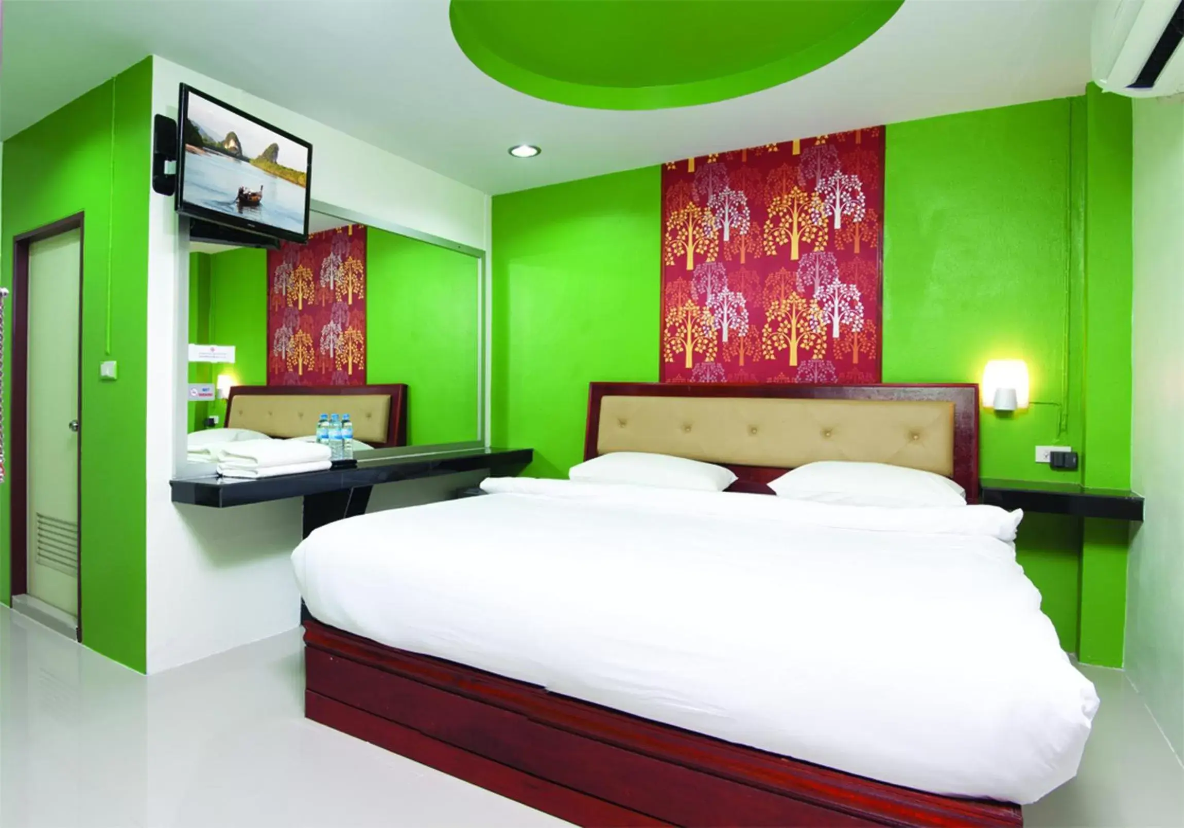 Photo of the whole room, Bed in Krabi Orchid Hometel