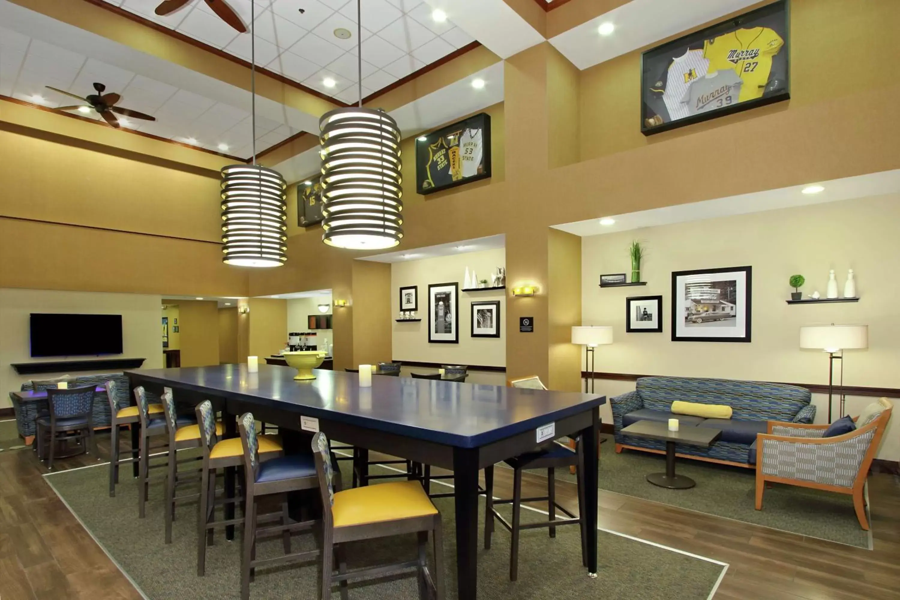 Dining area, Lounge/Bar in Hampton Inn & Suites Murray