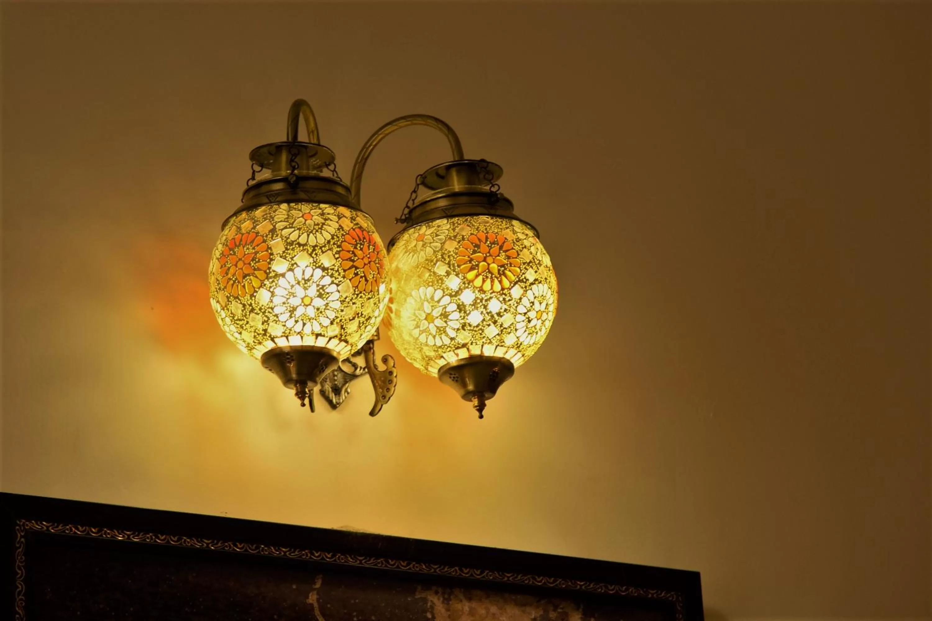 Decorative detail in Omak Tiger Seven