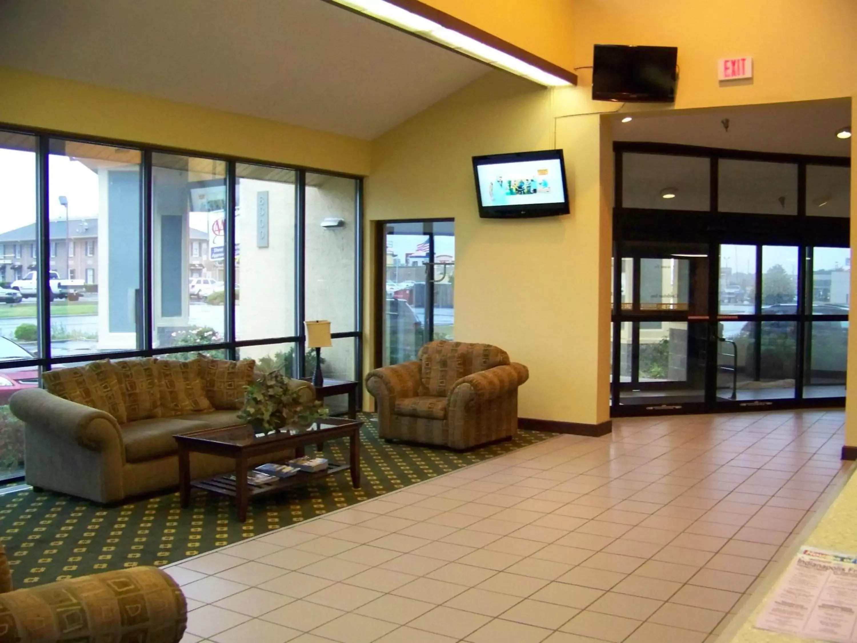 Lobby or reception, Seating Area in Days Inn by Wyndham Indianapolis Northeast