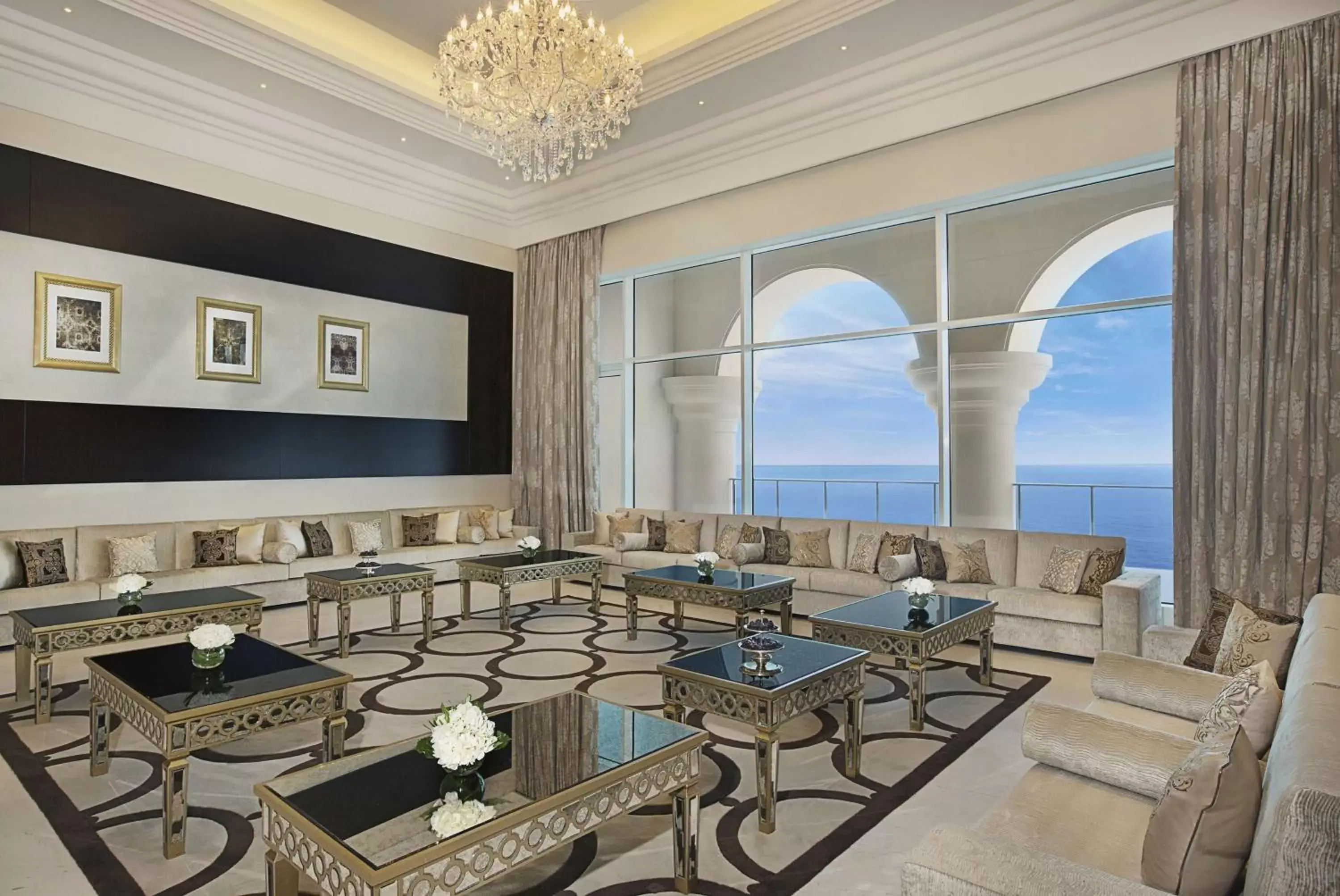 Living room in Waldorf Astoria Dubai Palm Jumeirah