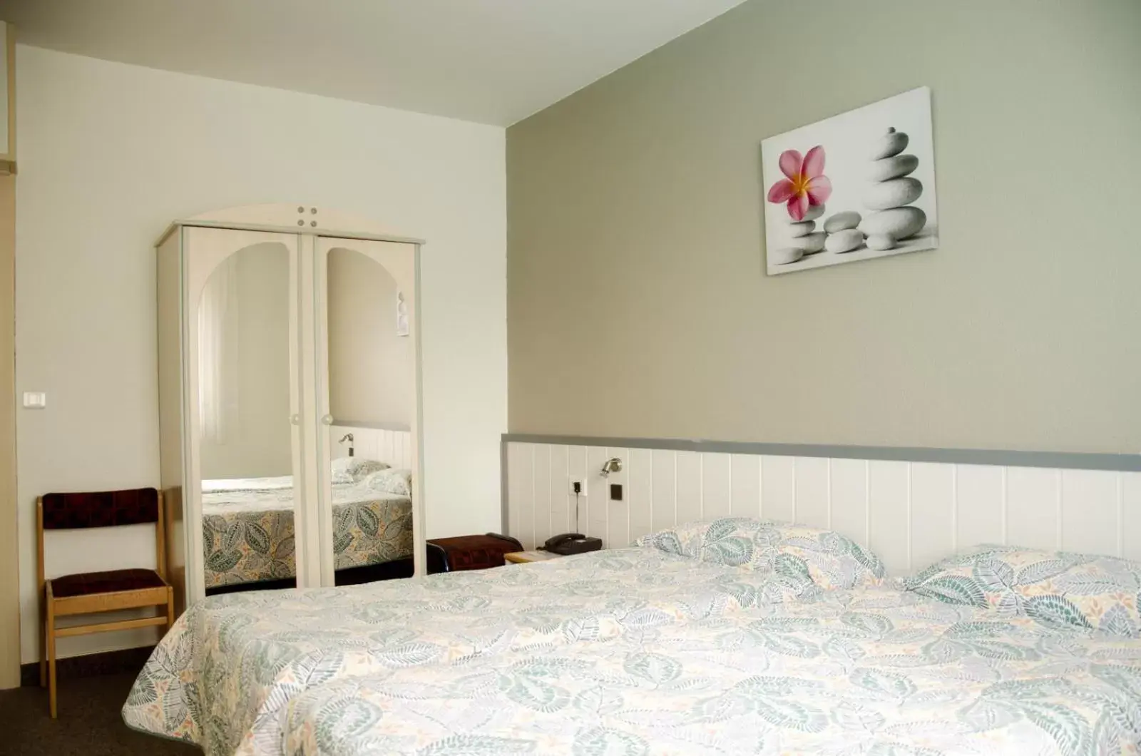 Bedroom in Les Portes du Cantal