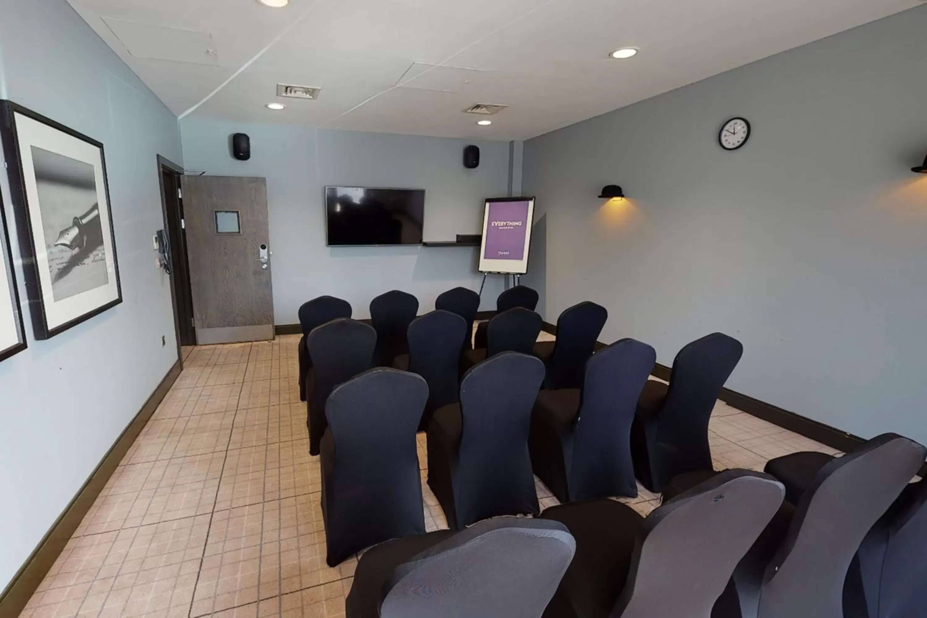 Meeting/conference room in Village Hotel Glasgow