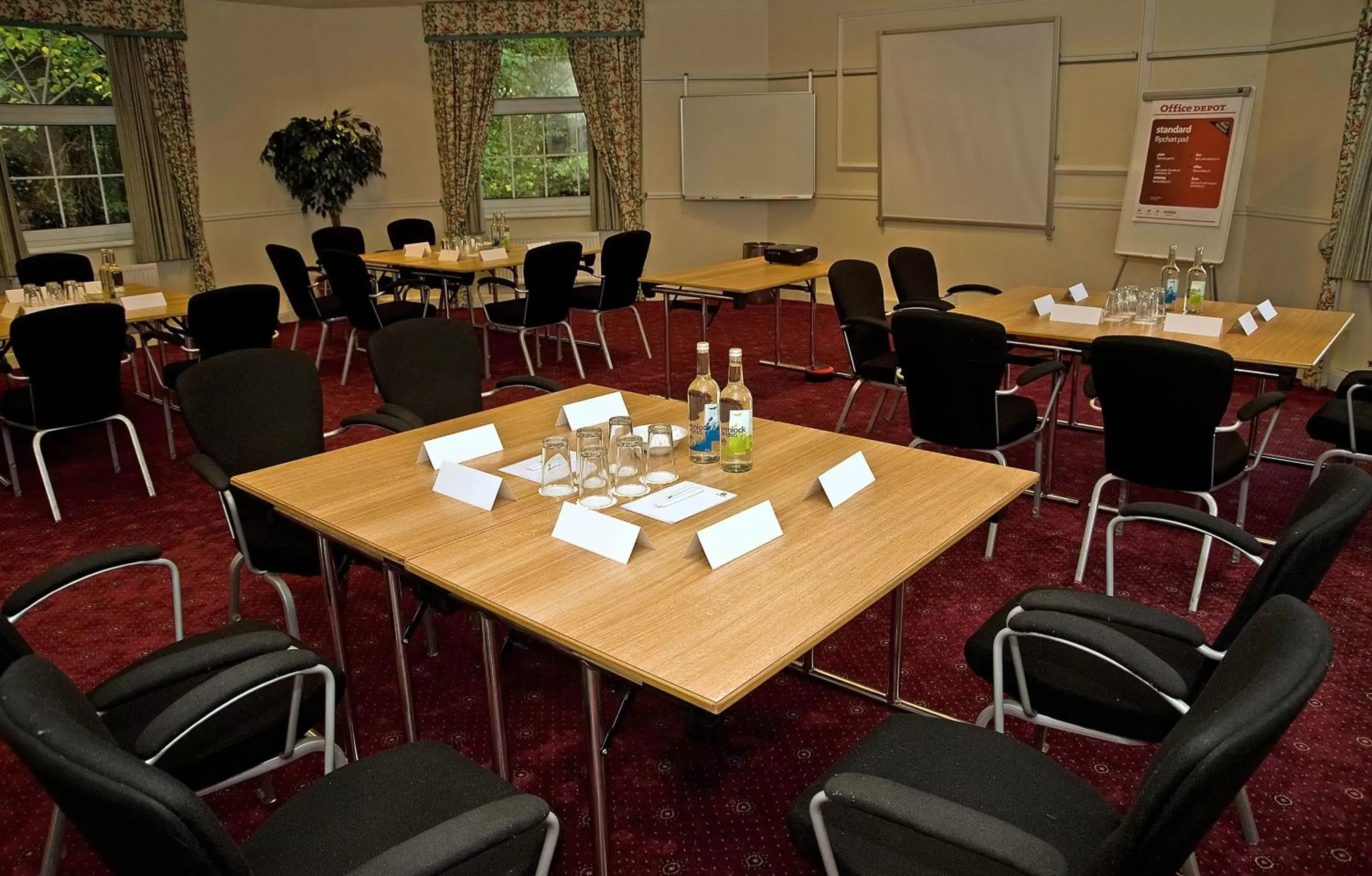 Meeting/conference room in Holiday Inn Corby Kettering A43, an IHG Hotel