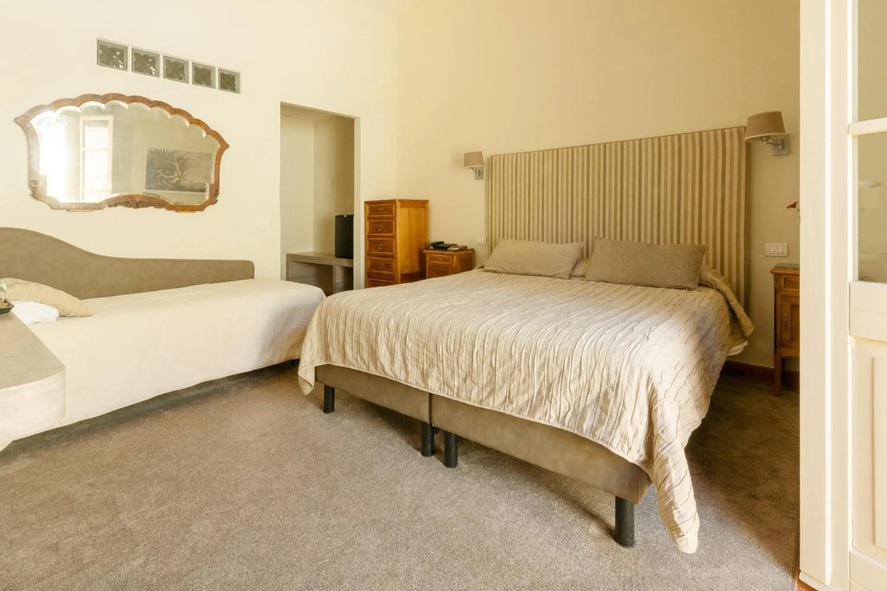 Bed in Si Montalcino Hotel & Restaurant