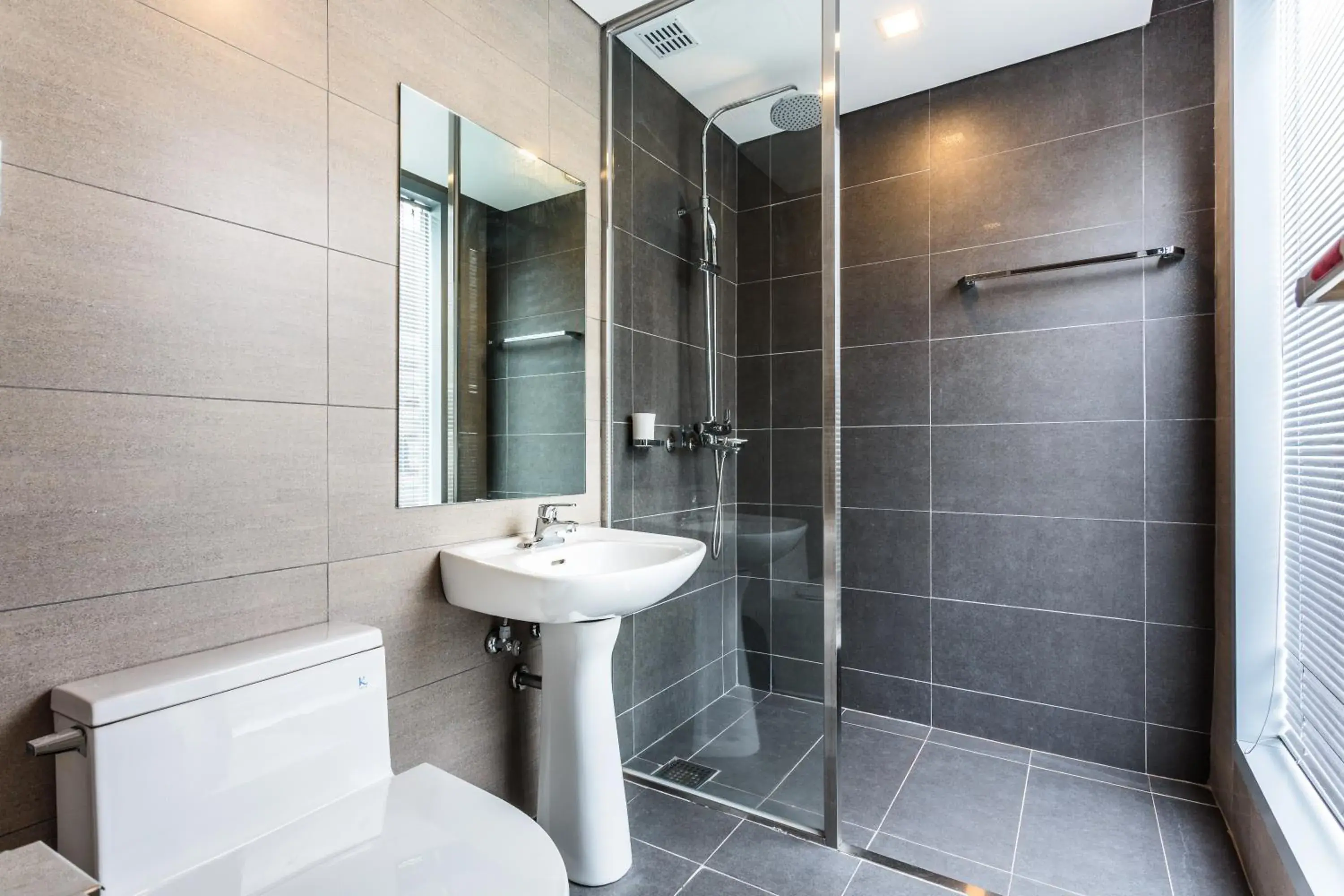 Shower, Bathroom in Vistacay Hotel World Cup