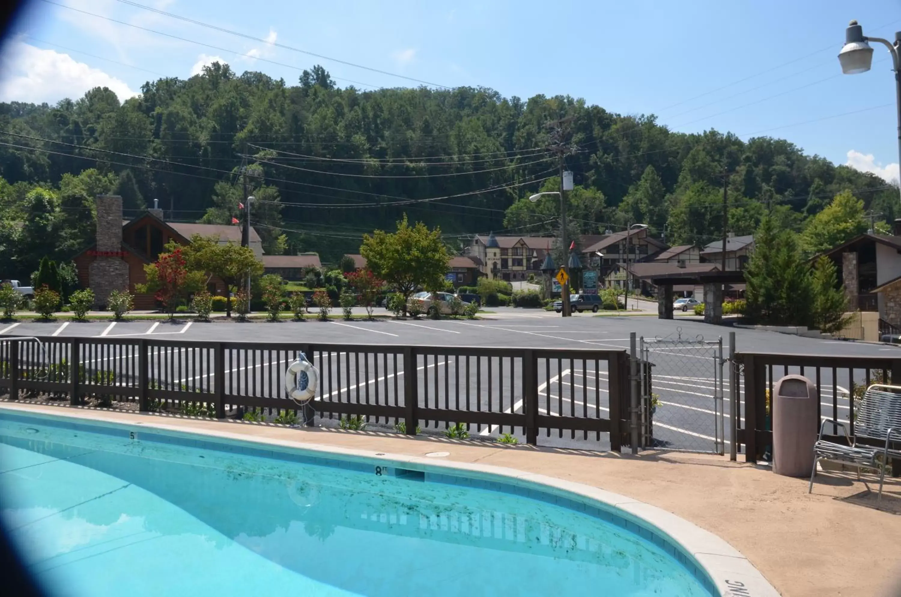 Swimming Pool in Brookside Lodge