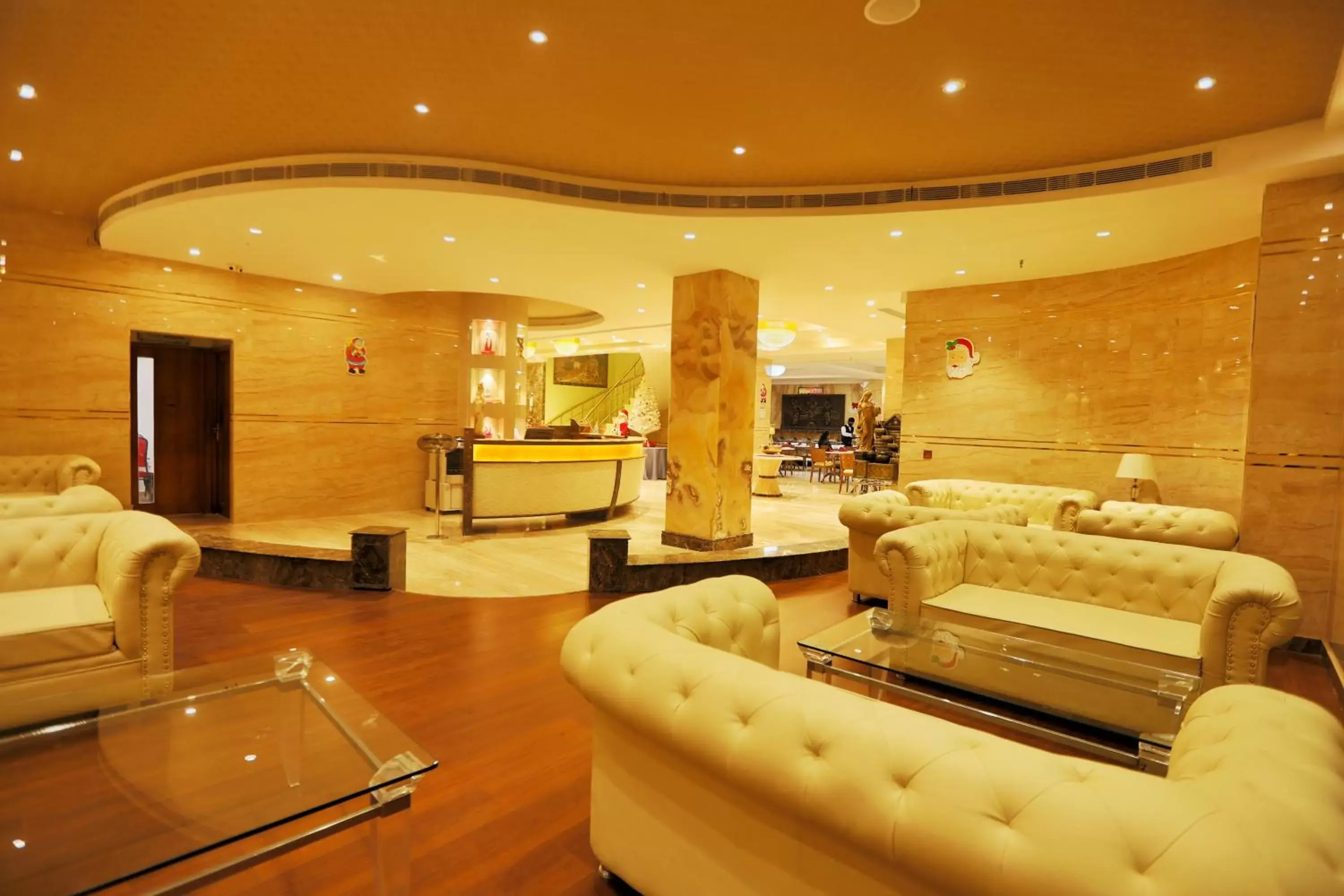 Lounge or bar in Quality Inn Sabari