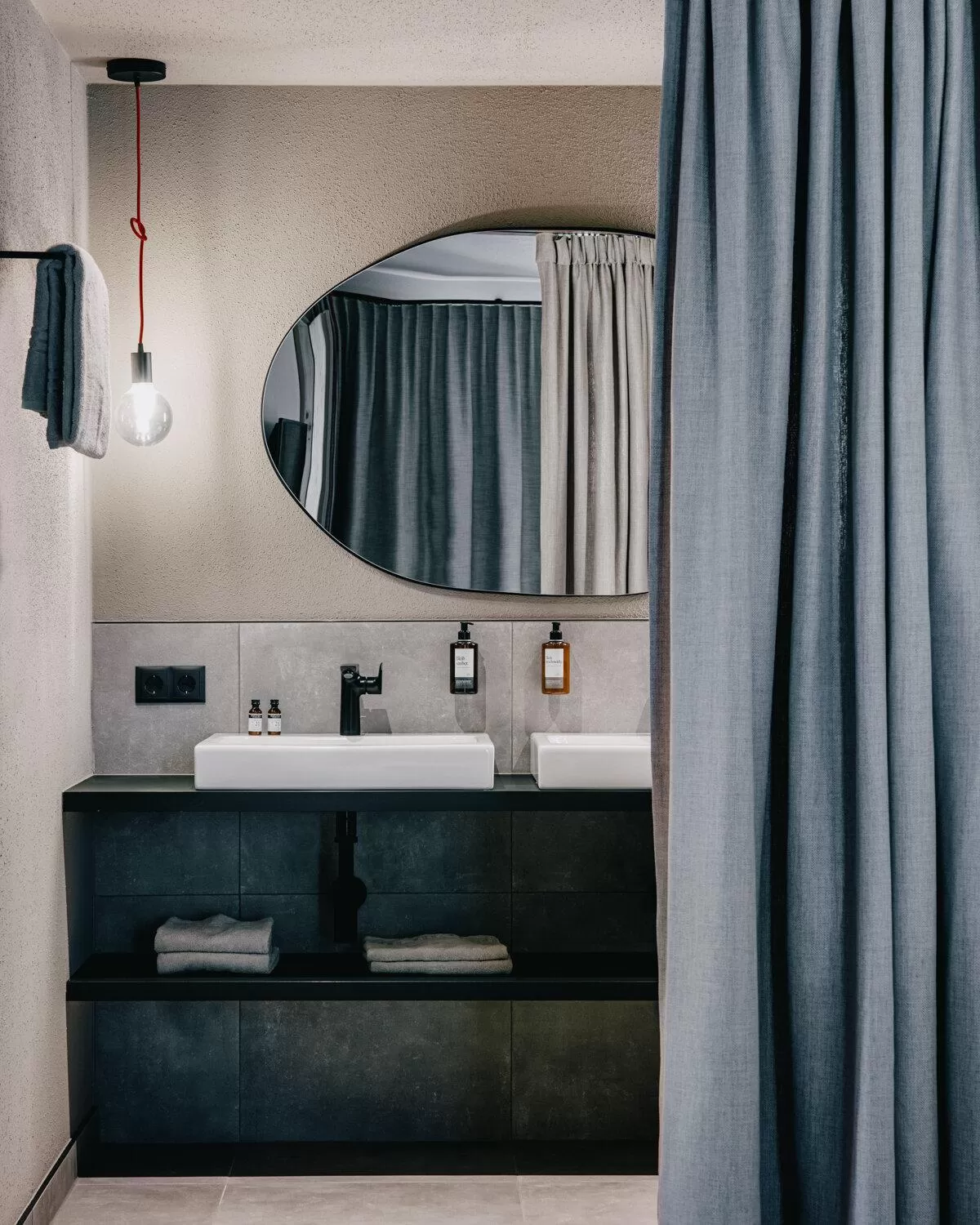 Shower in das bleibt Alpine Suites