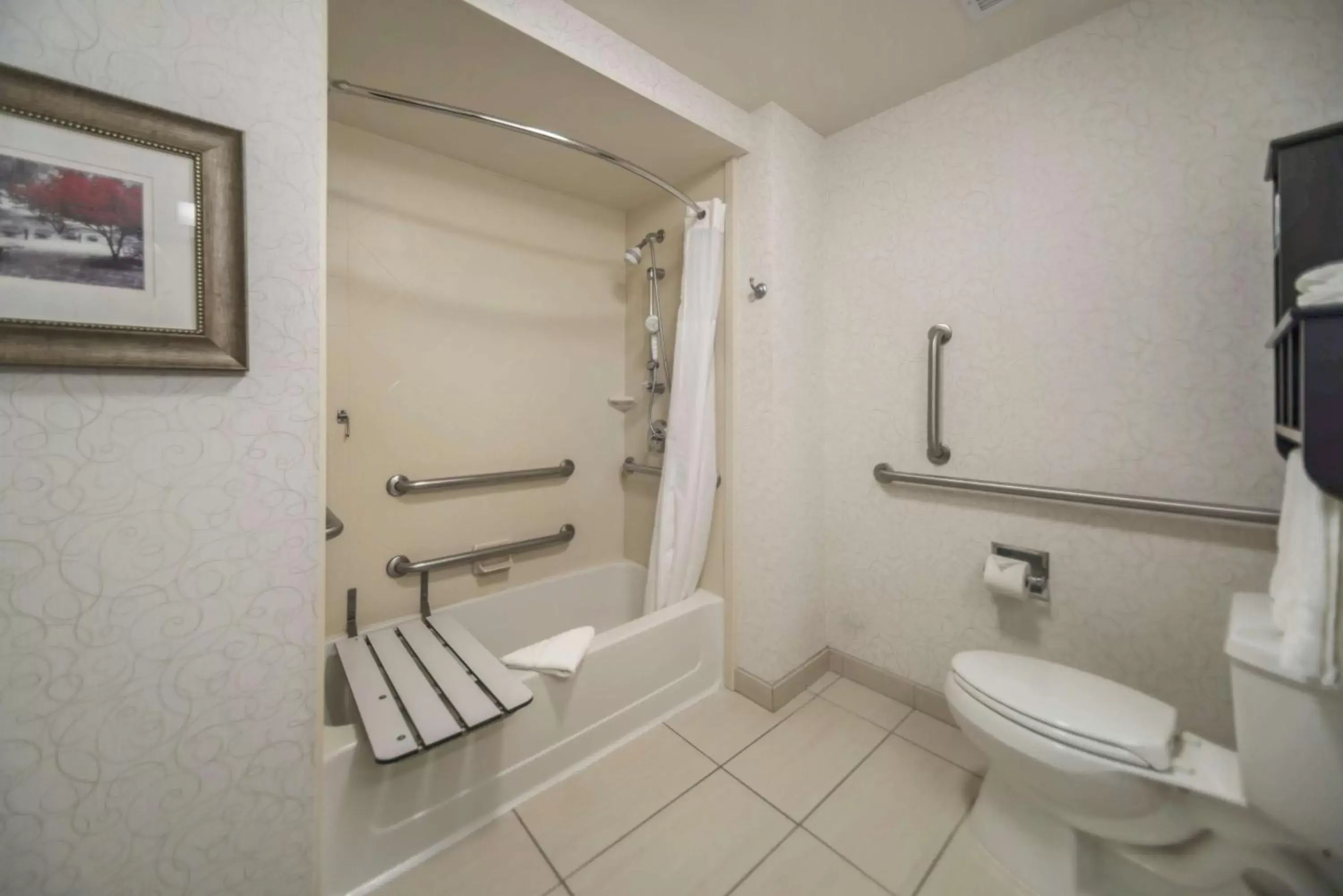 Bathroom in Hampton Inn and Suites Tulsa/Catoosa
