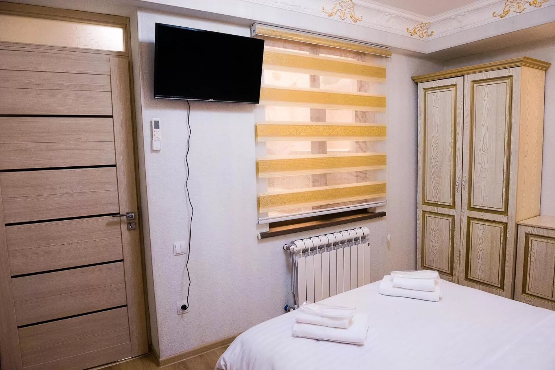 TV/Entertainment Center in Durdona hotel