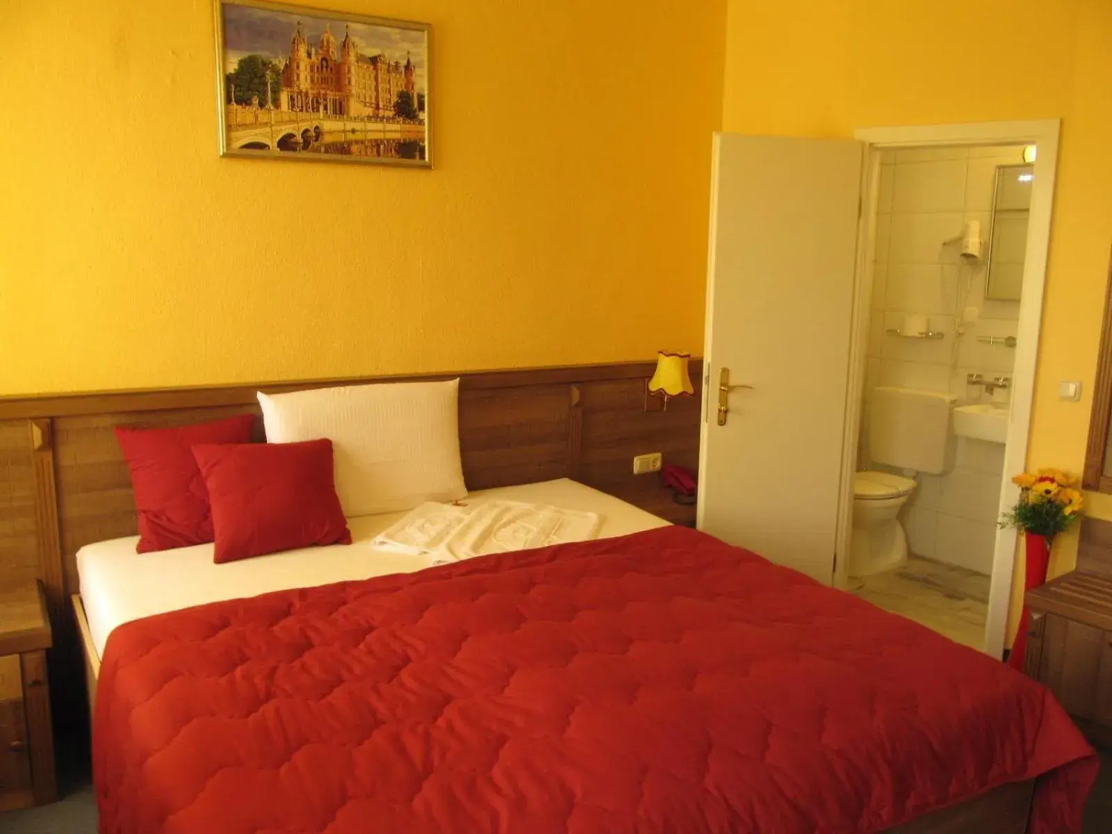 Comfort Single Room in Hotel am Hauptbahnhof Comfort Single Room in Hotel am Hauptbahnhof