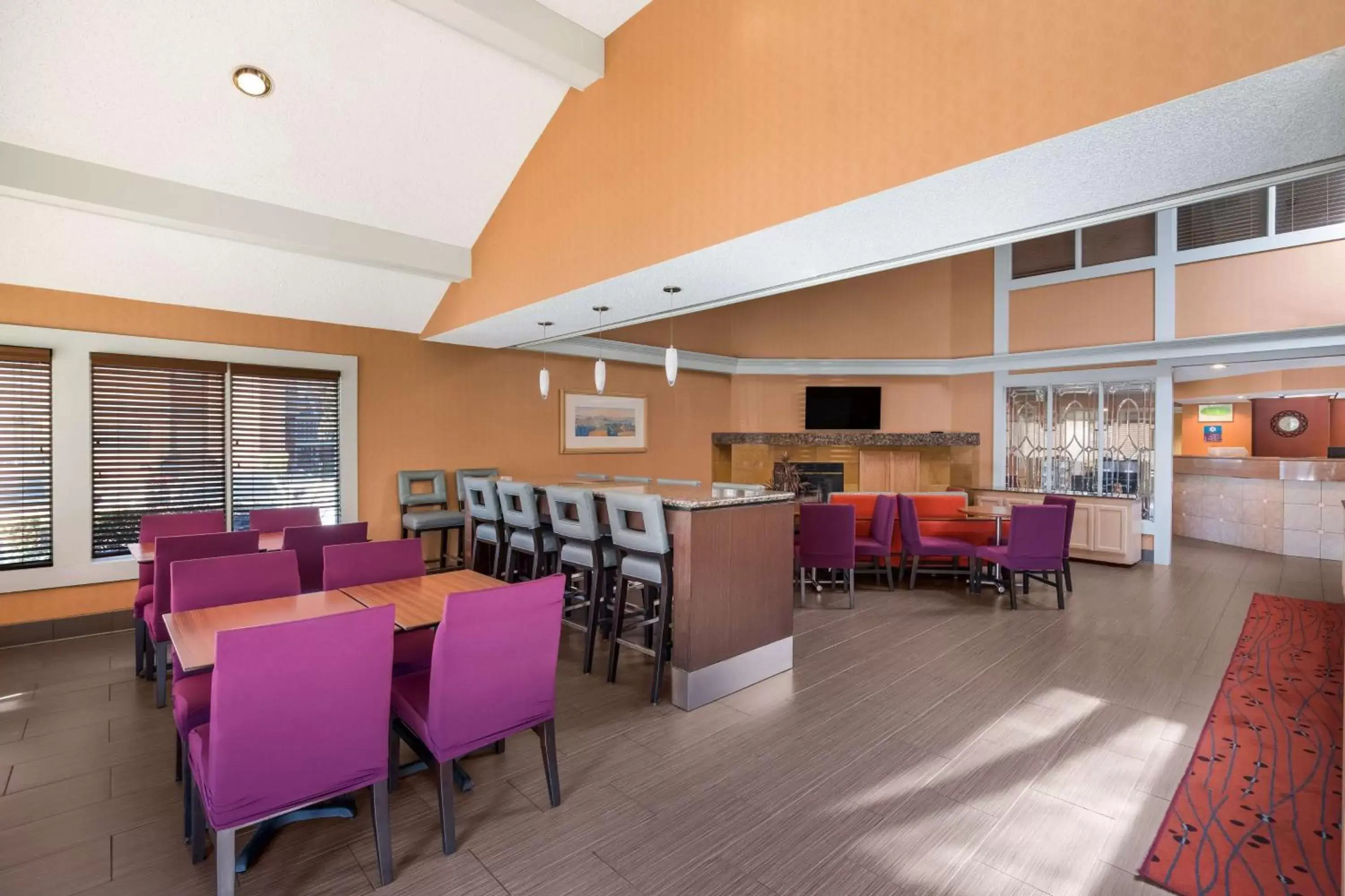 Restaurant/Places to Eat in SenS Suites Livermore; SureStay Collection by Best Western