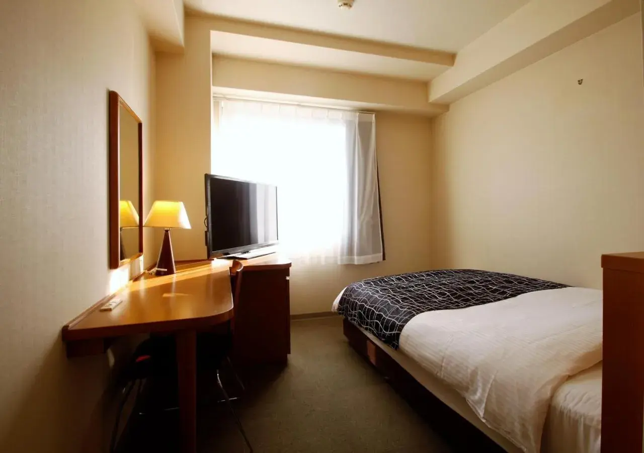 Photo of the whole room, Bed in Apa Hotel Kagoshima-Chuo-Ekimae