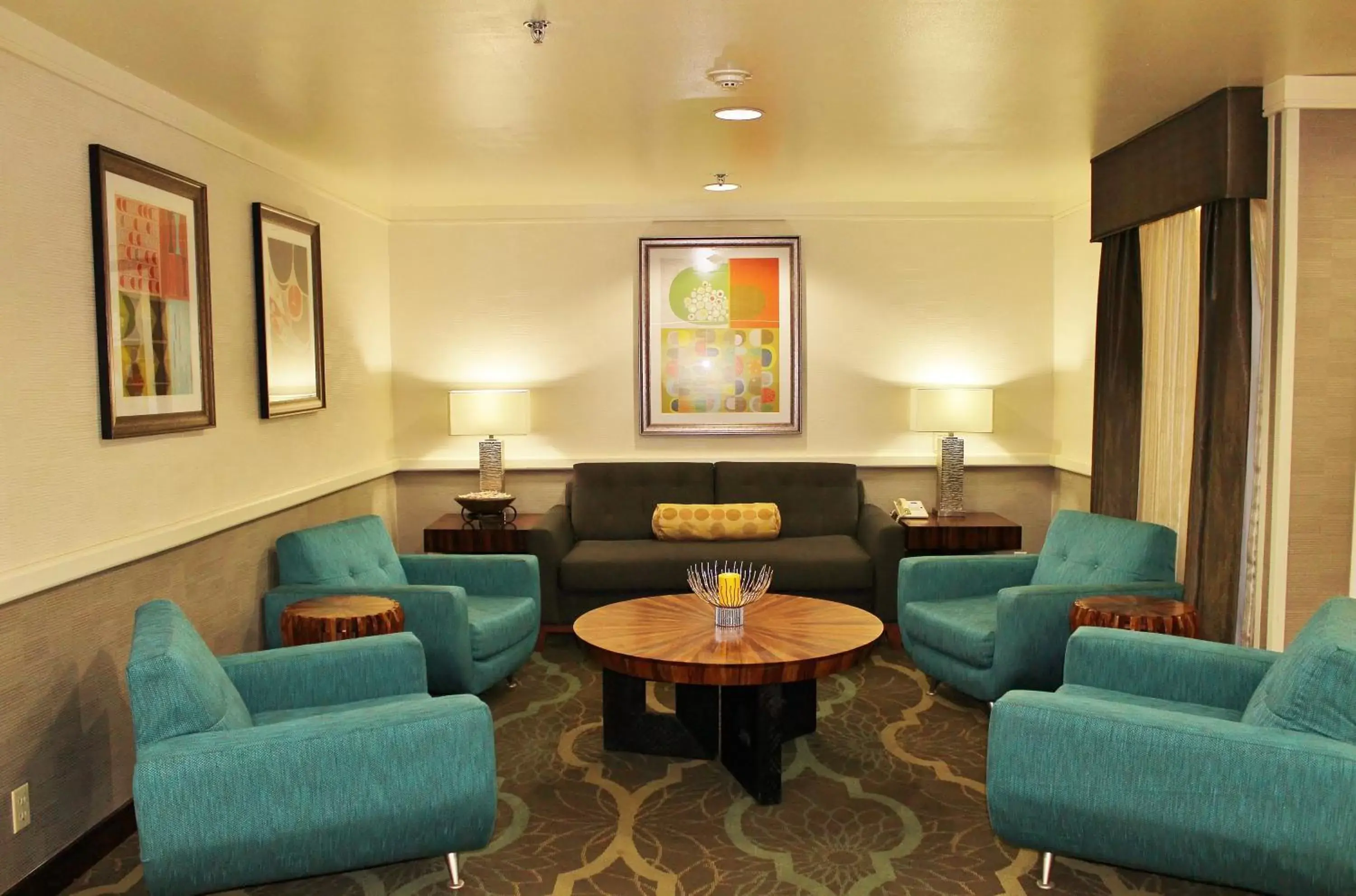 Lobby or reception, Seating Area in Baymont by Wyndham Flagstaff