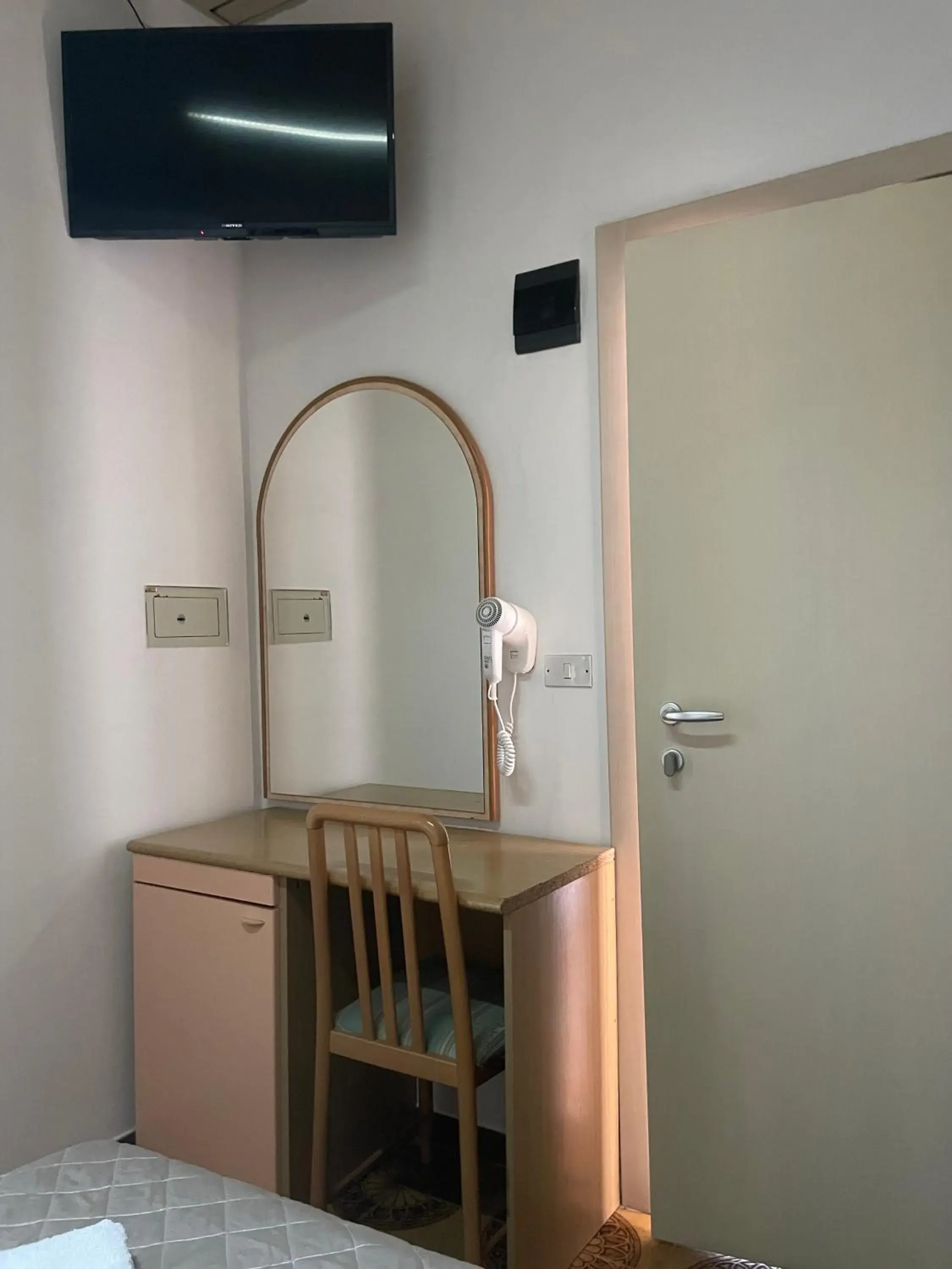 TV and multimedia, Bathroom in Hotel Adler