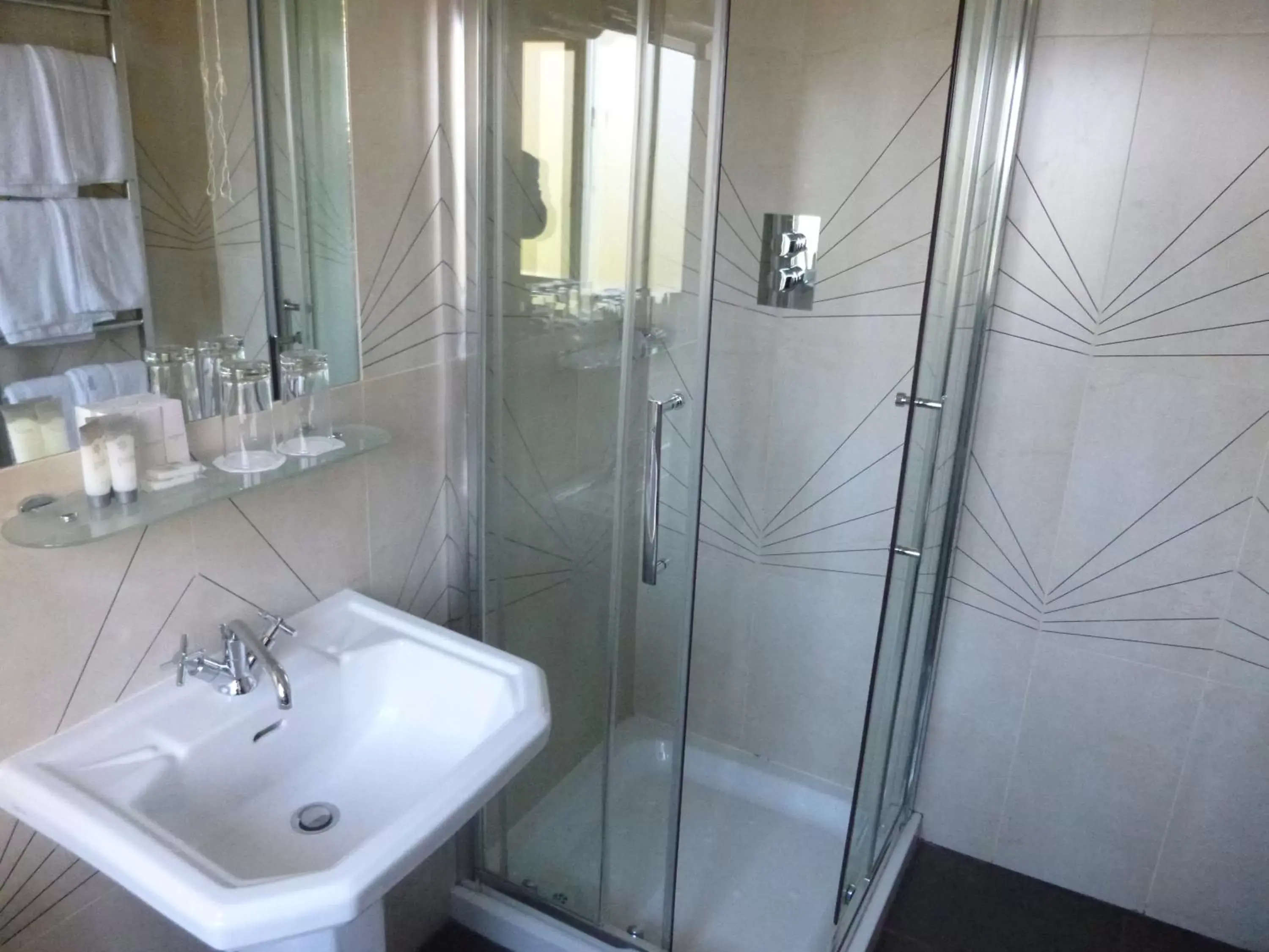 Day, Bathroom in Riverbank House Hotel