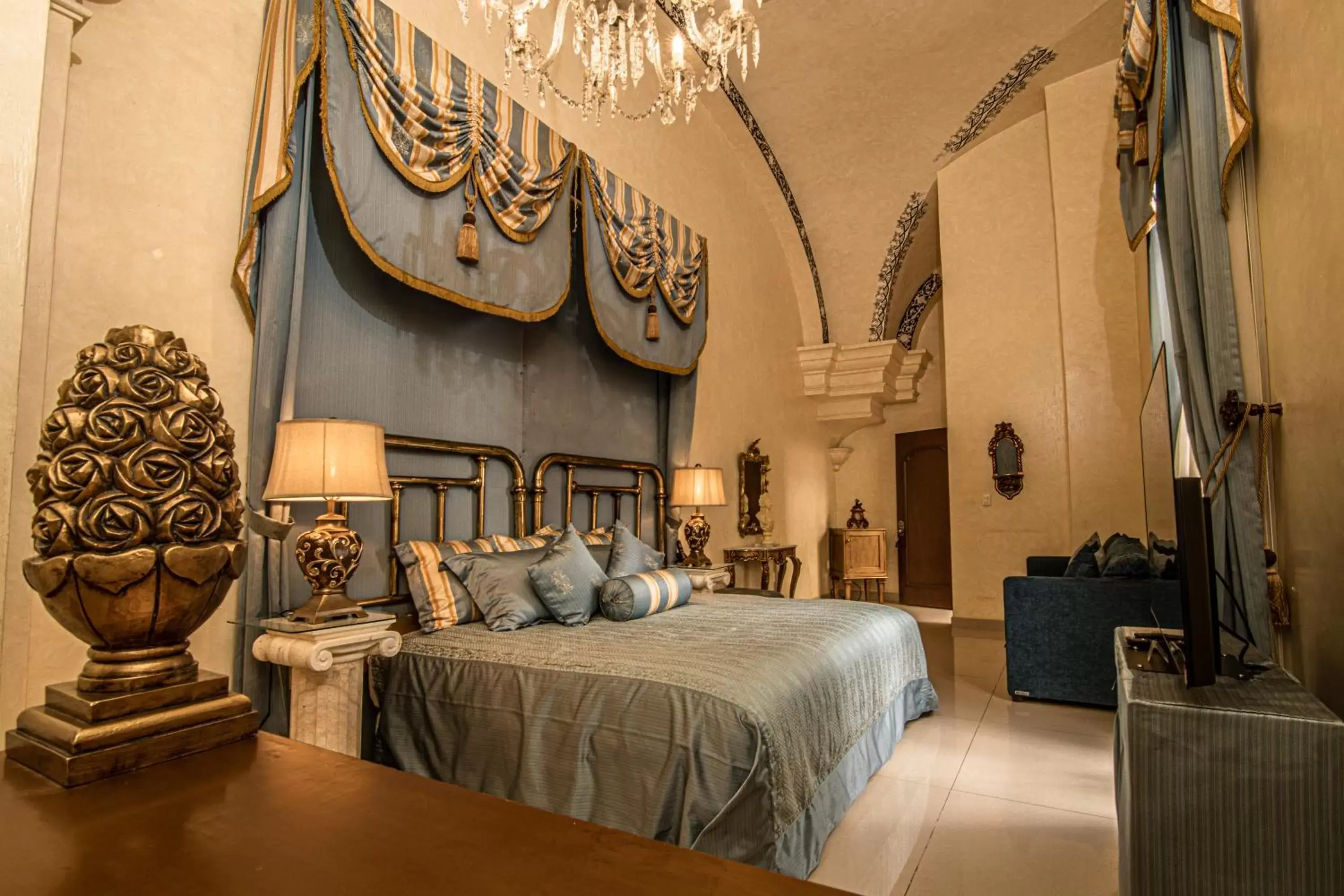 Bed in Palacio Borghese Hotel Boutique - Adults Only