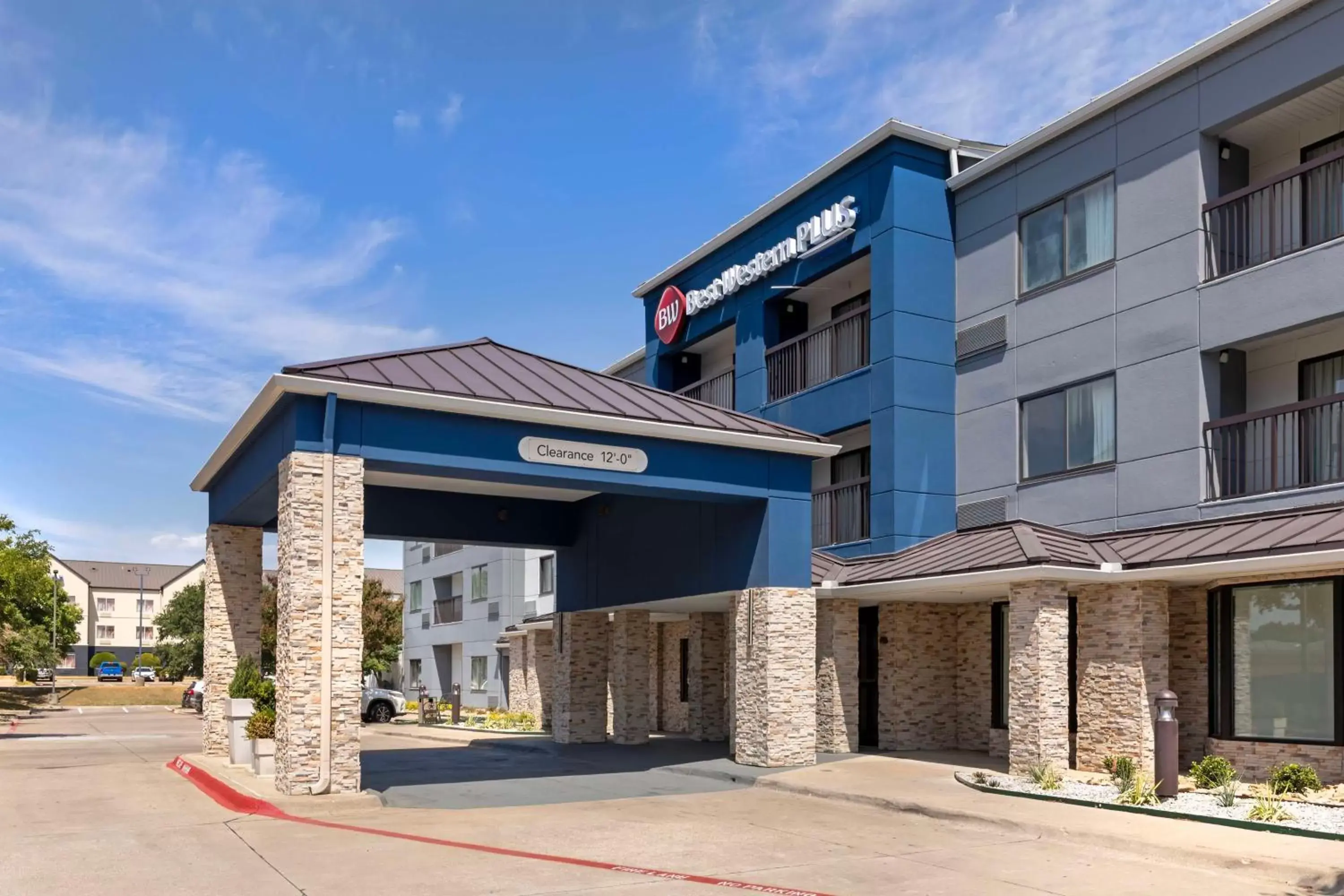 Property Building in Best Western Plus Fort Worth North