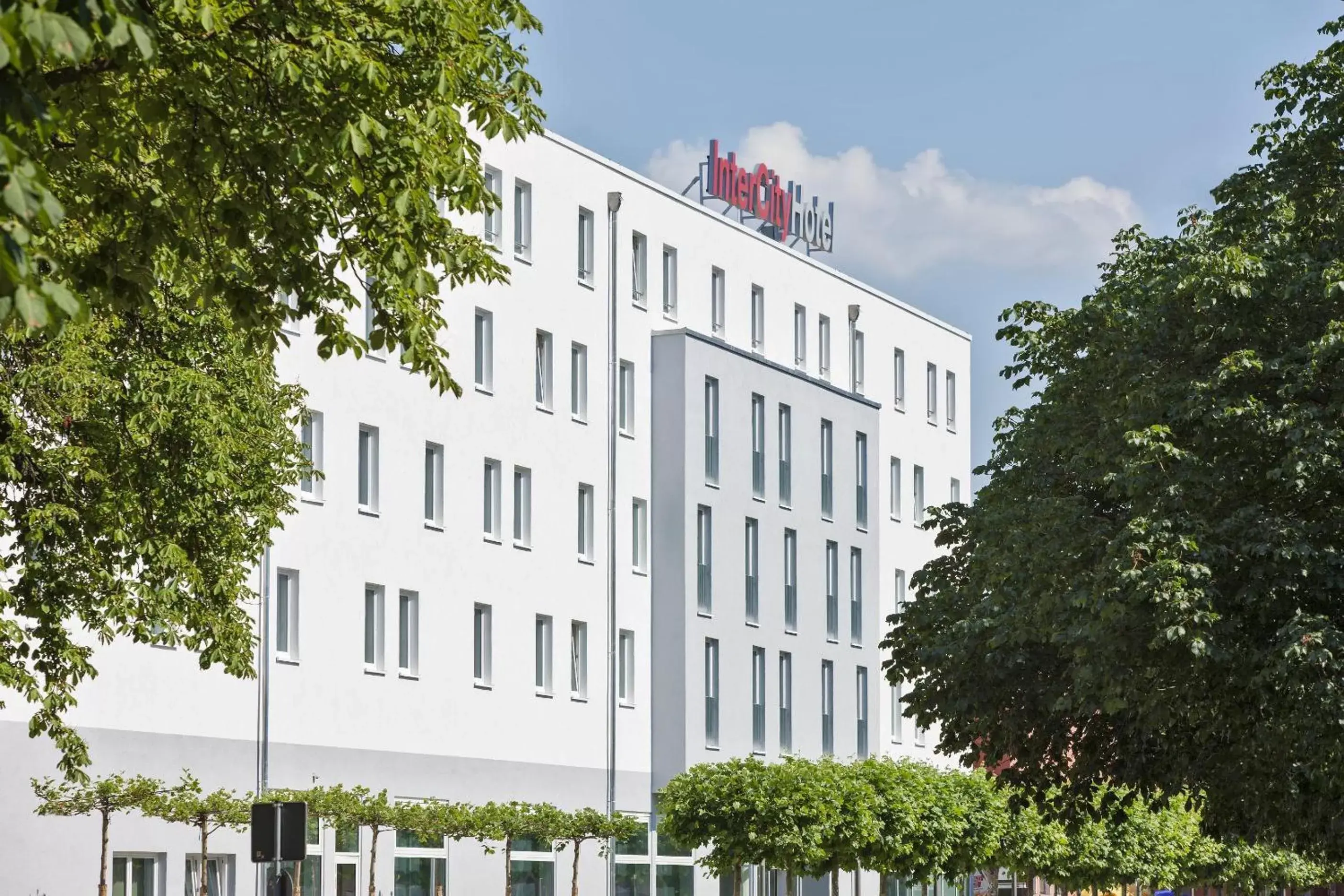 Facade/entrance, Property Building in IntercityHotel Ingolstadt