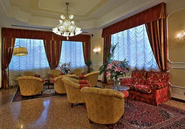 Communal lounge/ TV room, Seating Area in Hotel Terme Salus