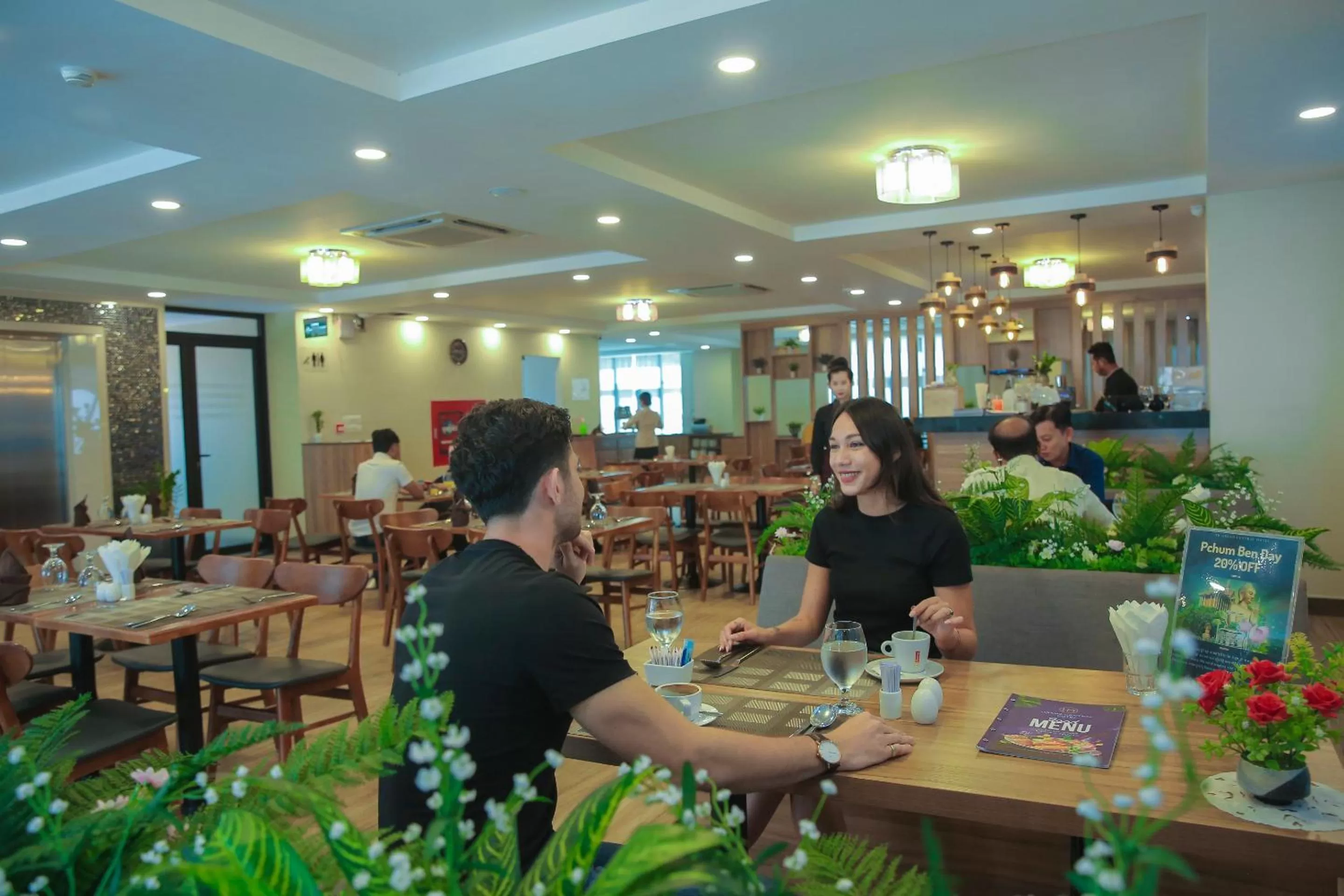 Restaurant/places to eat in HM Grand Central Hotel