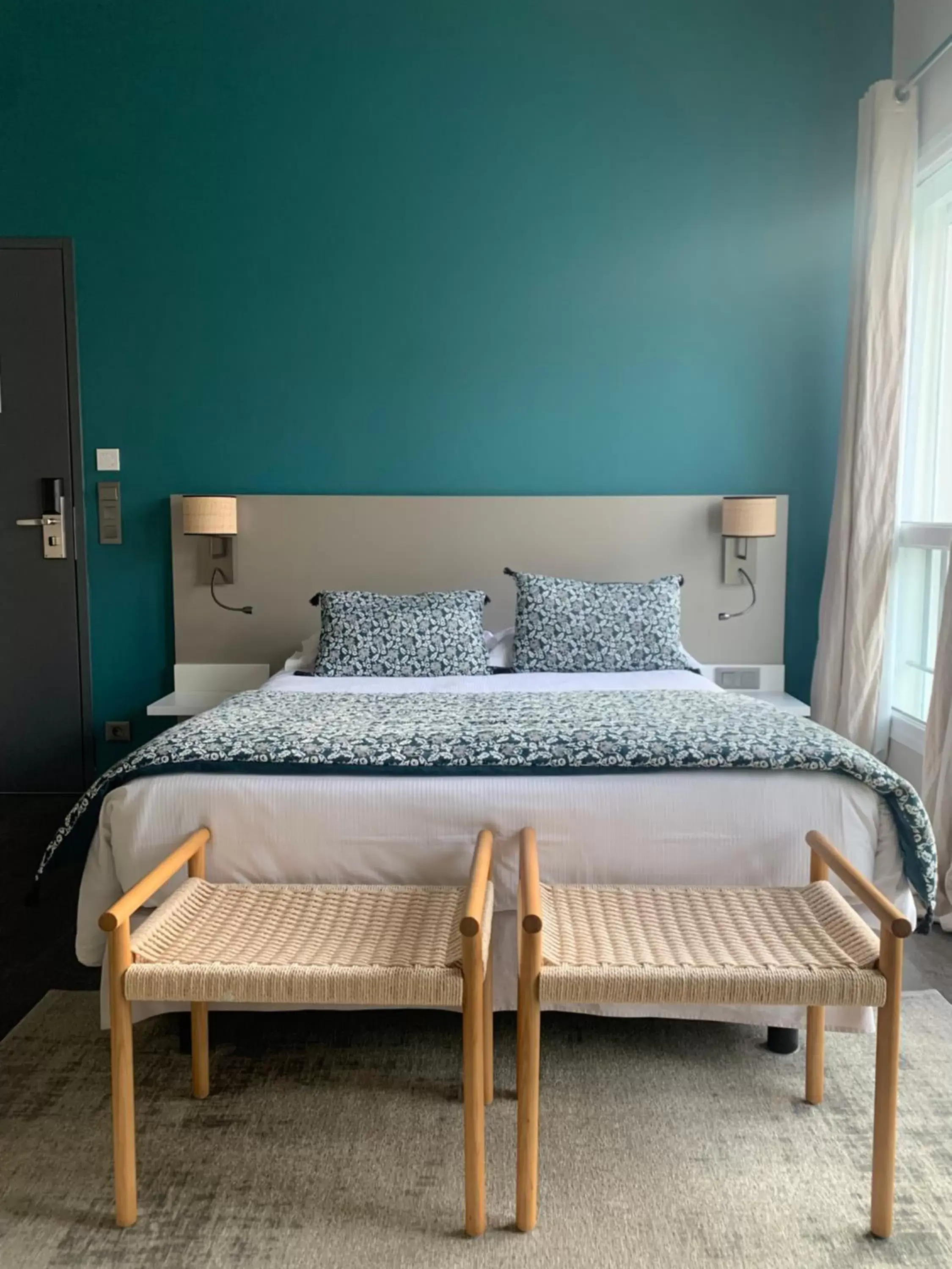 Bedroom, Bed in Hôtel le Corbusson