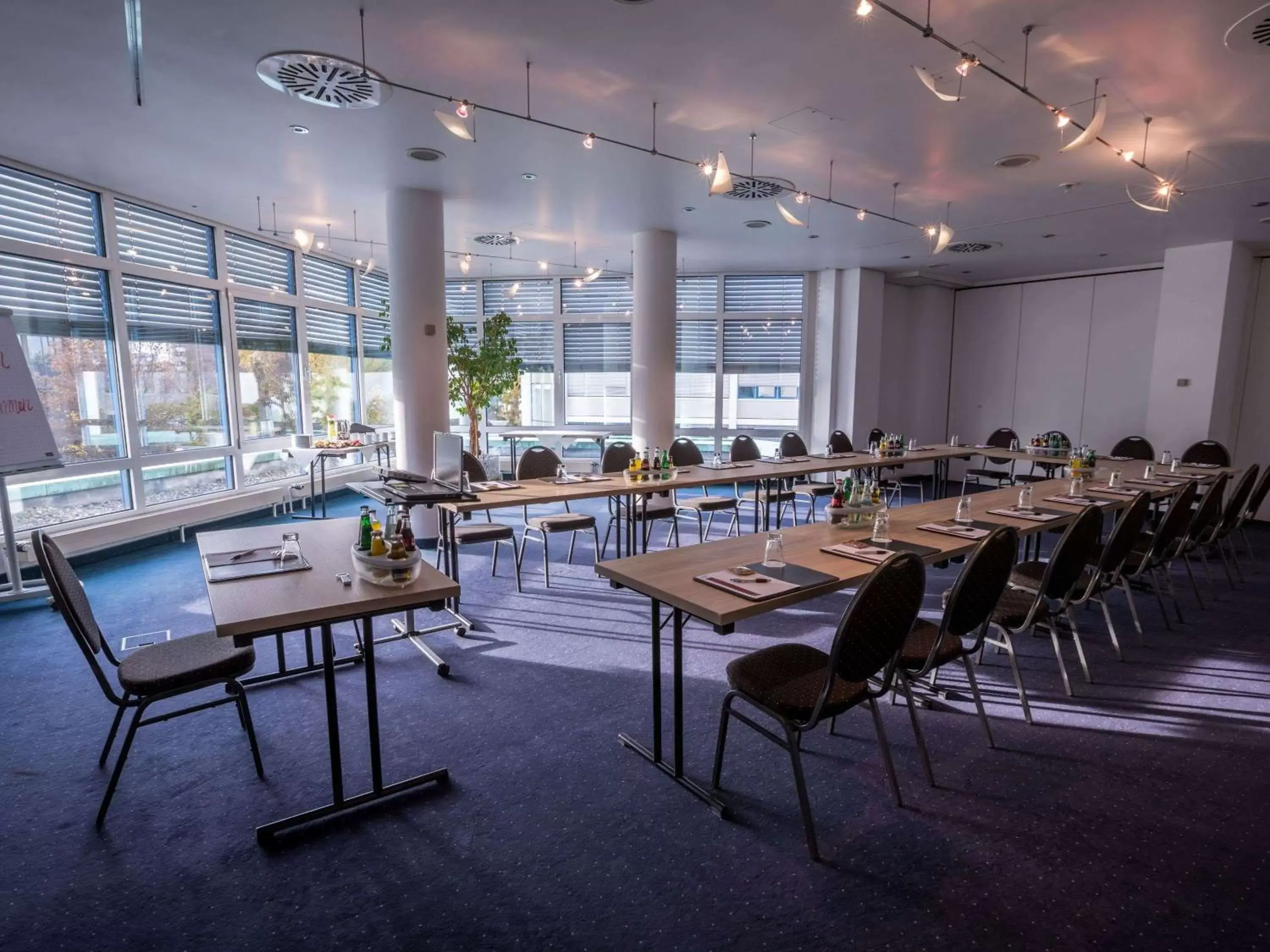 Meeting/conference room, Restaurant/Places to Eat in Fora Hotel Hannover