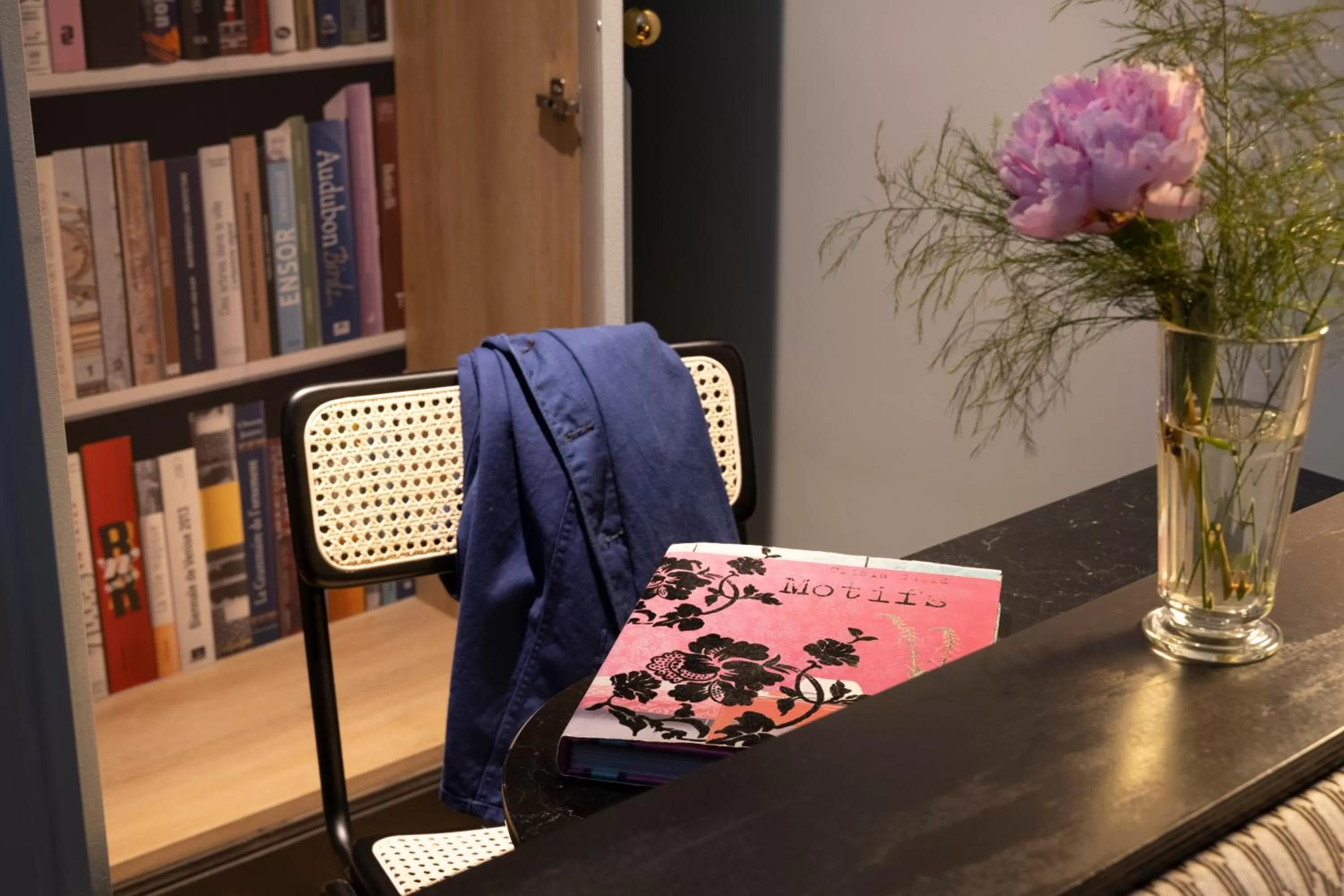 Seating area in Hotel Bloum