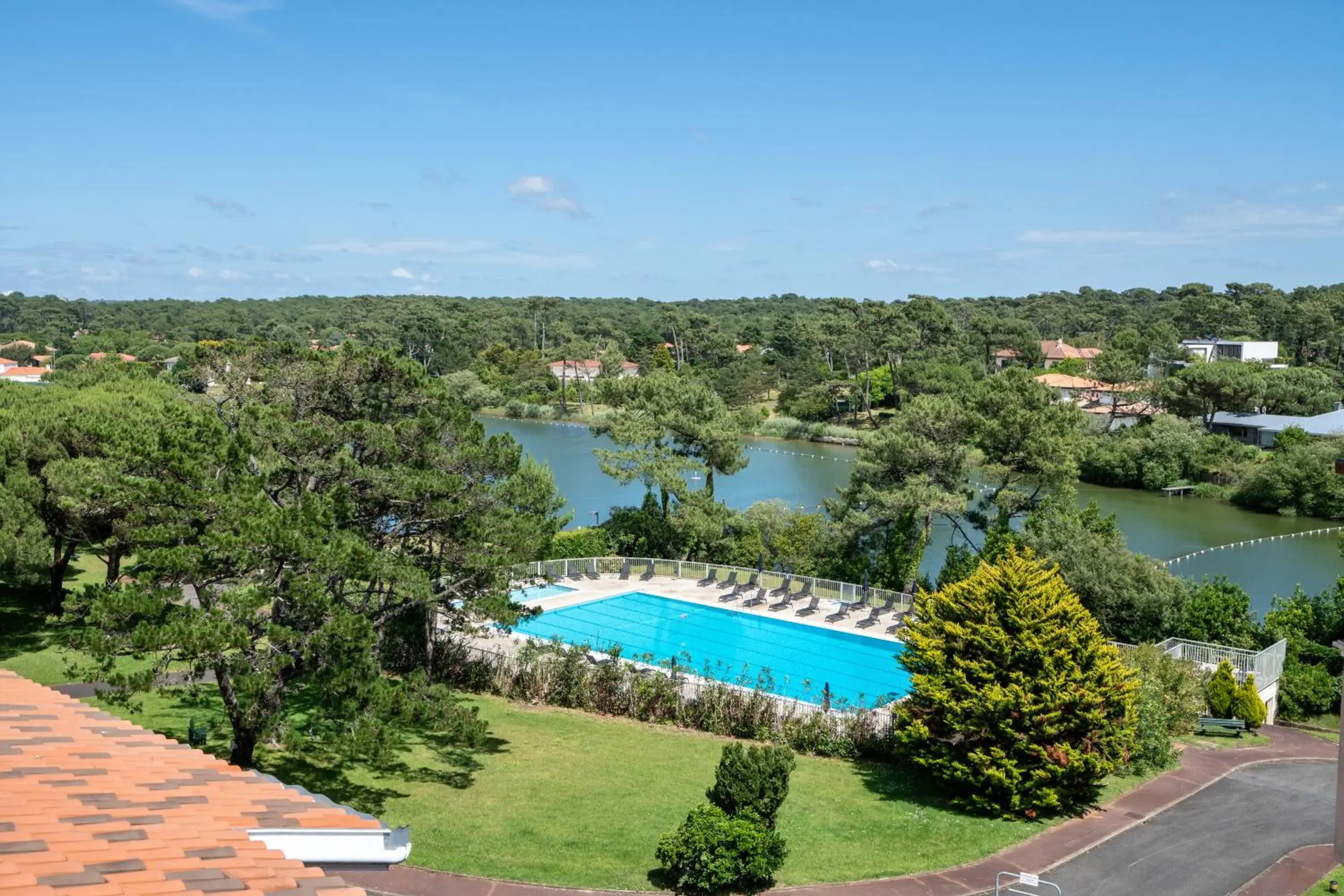 Summer, Pool View in Hotel de Chiberta et du Golf