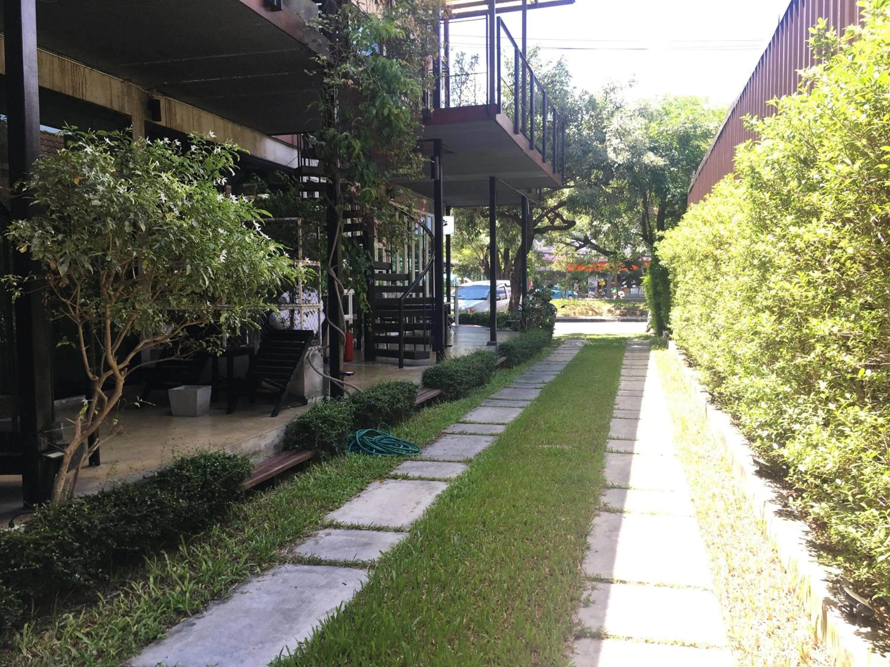 Garden in BED STOP Hotel Chiangmai