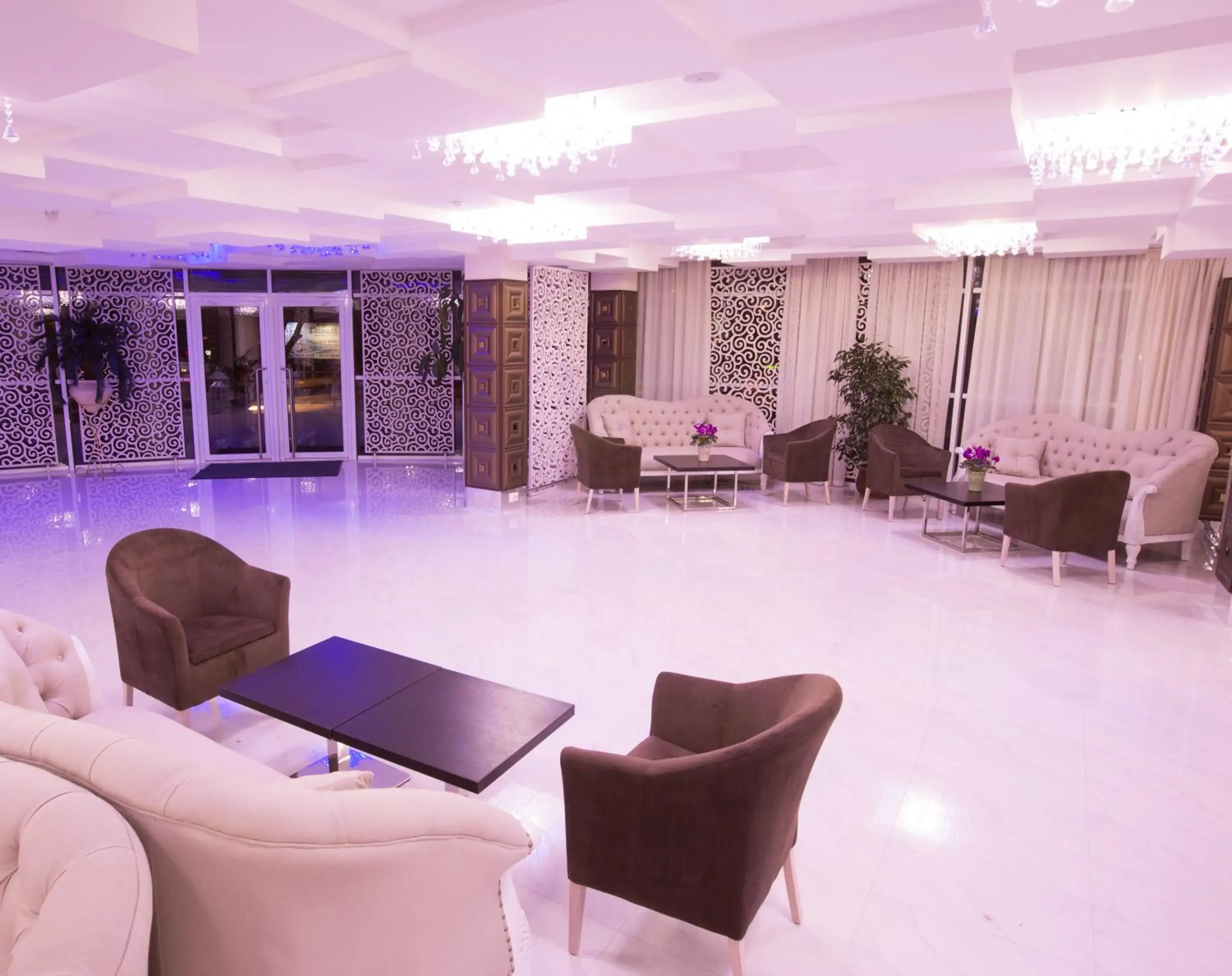 Facade/entrance, Lobby/Reception in Aria Hotel Chisinau