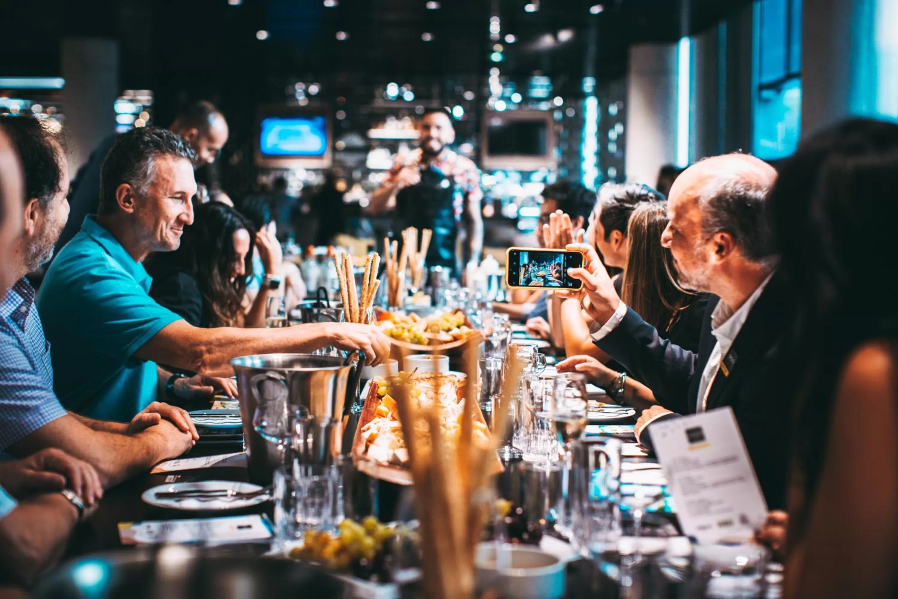 Restaurant/places to eat in Ola Santiago Providencia, Tapestry Collection by Hilton