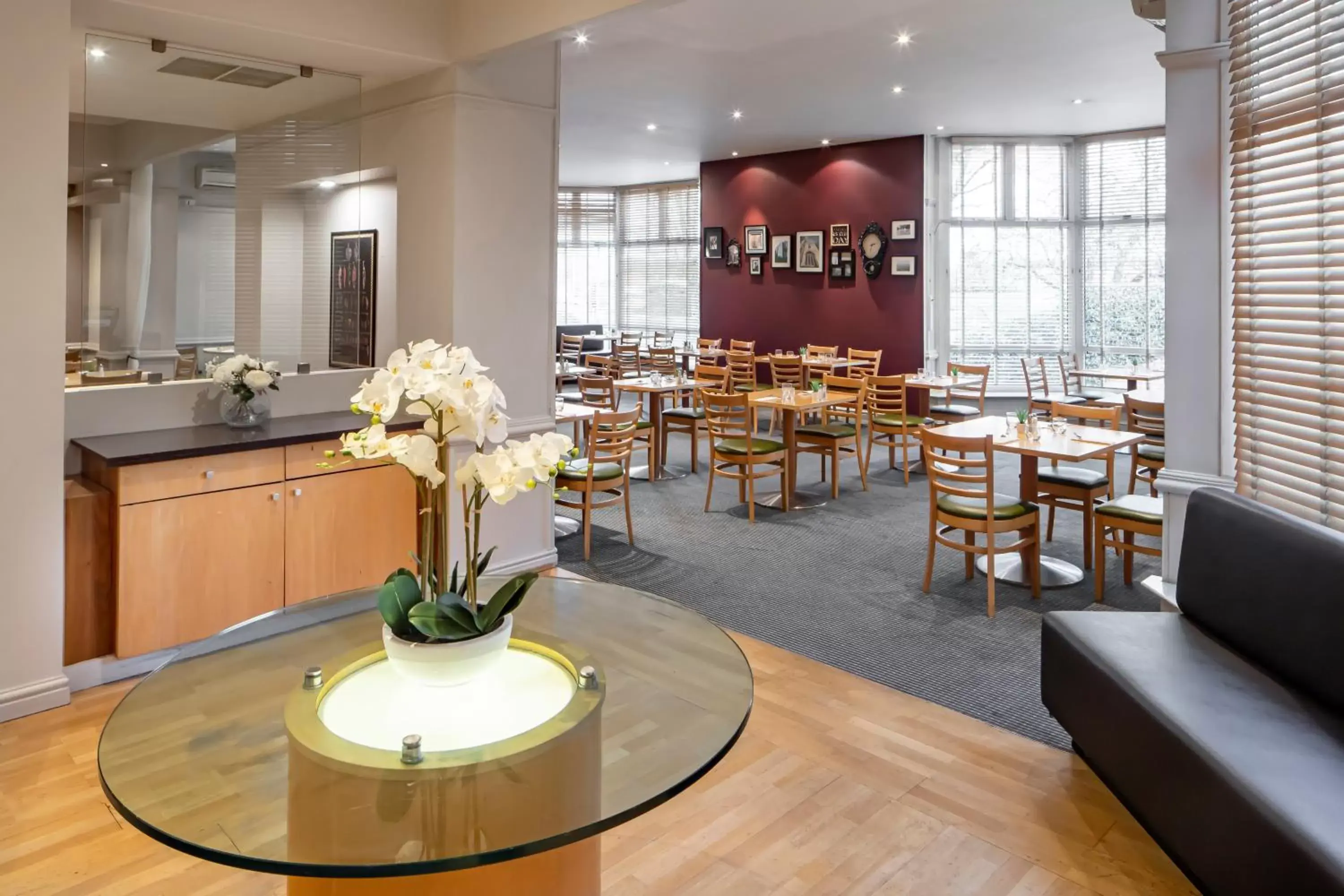 Restaurant/Places to Eat in Holiday Inn Basingstoke, an IHG Hotel