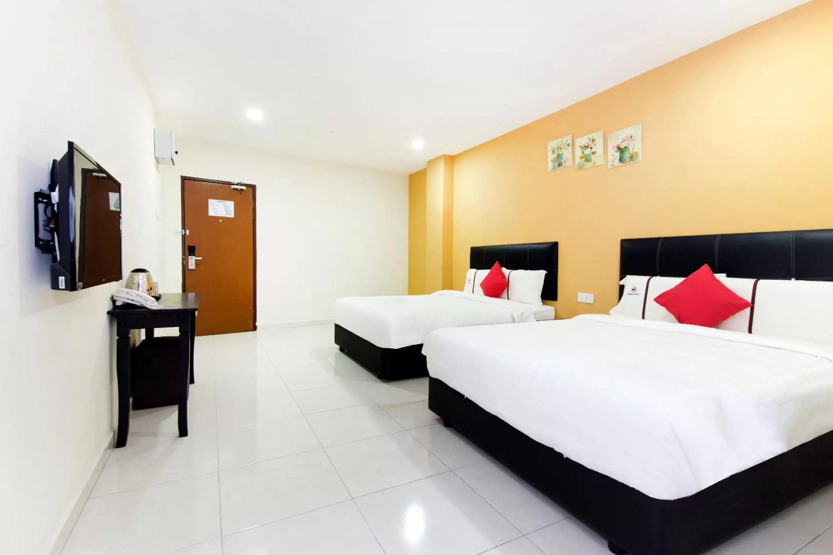 Photo of the whole room, Bed in Central Hotel Photo of the whole room, Bed in Central Hotel