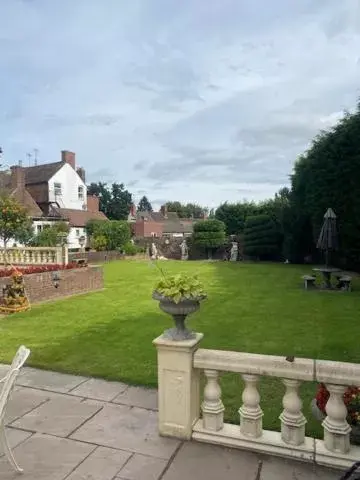 Garden in Parlors Hall Hotel