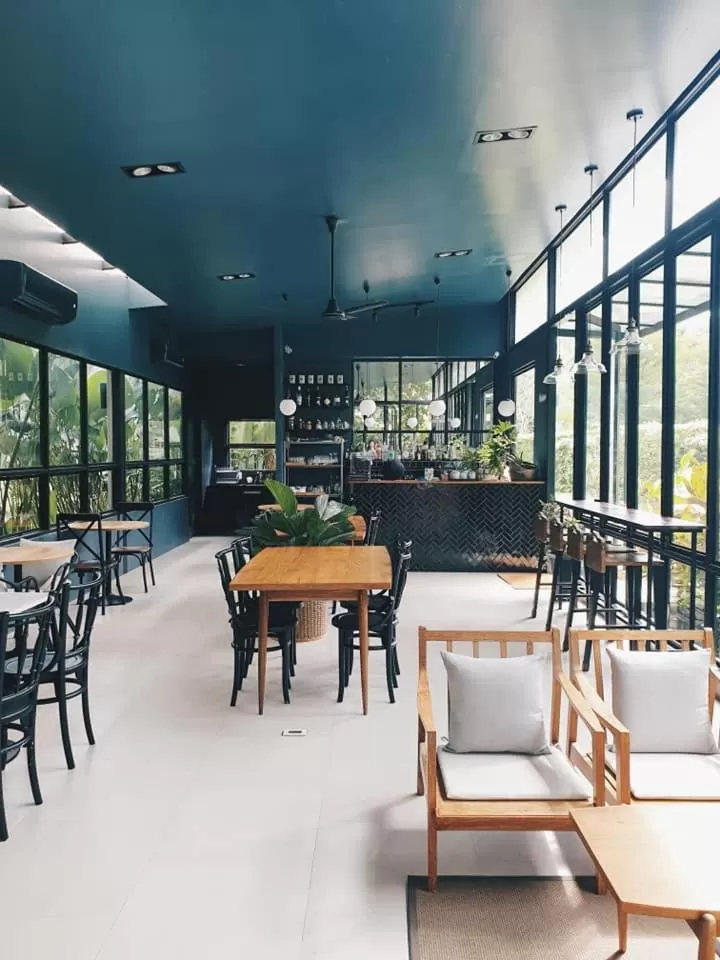 Restaurant/Places to Eat in The Hidden Resort