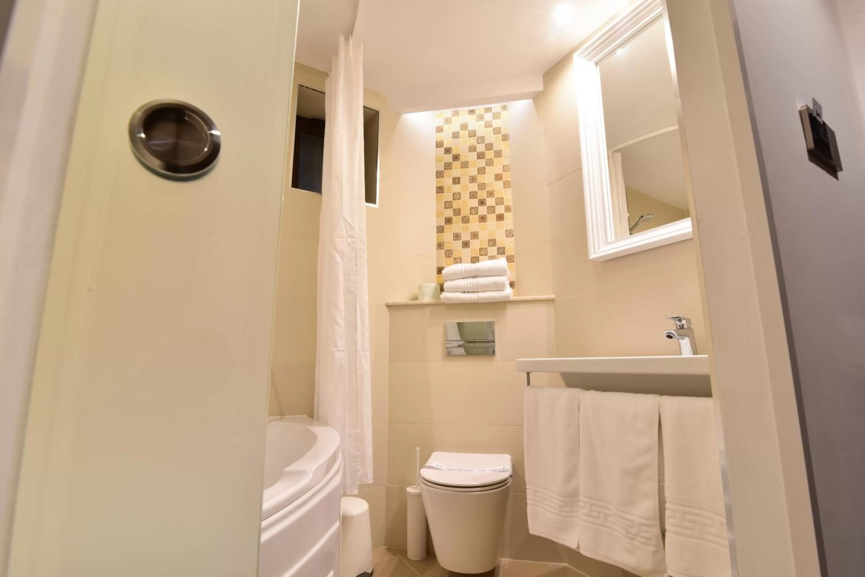 Bathroom in Hotel Forum