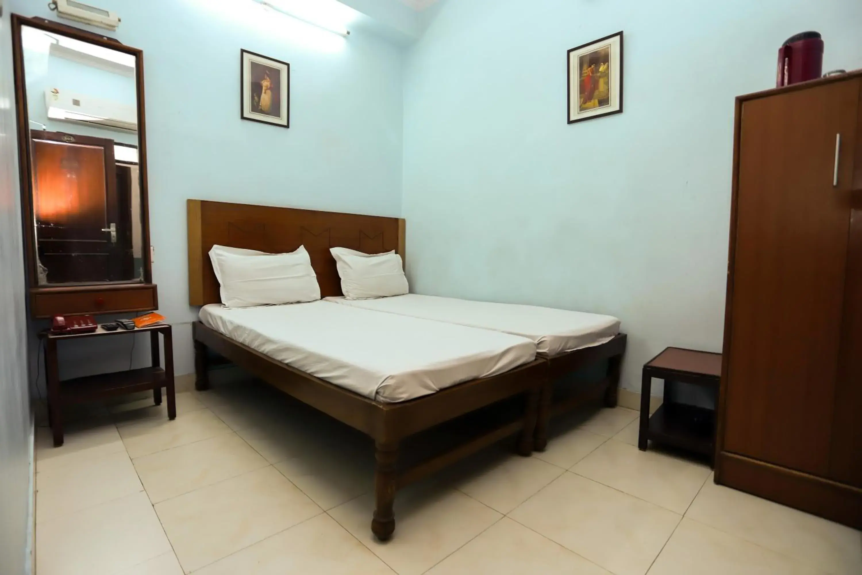 Bedroom, Bed in Hotel Jaisingh Palace