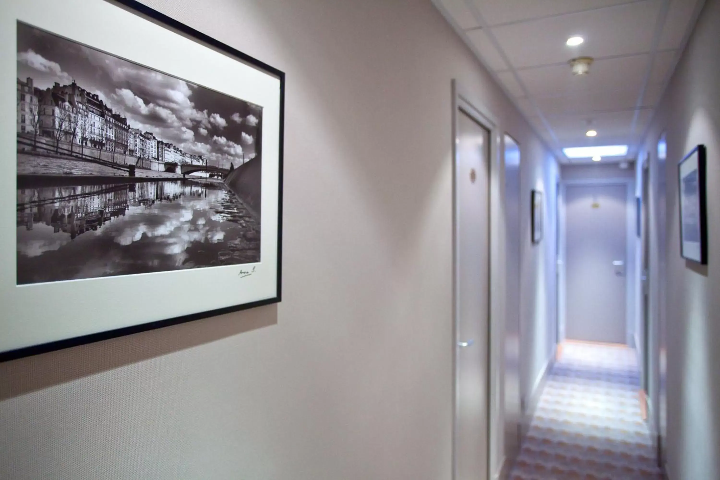 Lobby or reception in Hôtel Du Printemps Lobby or reception in Hôtel Du Printemps