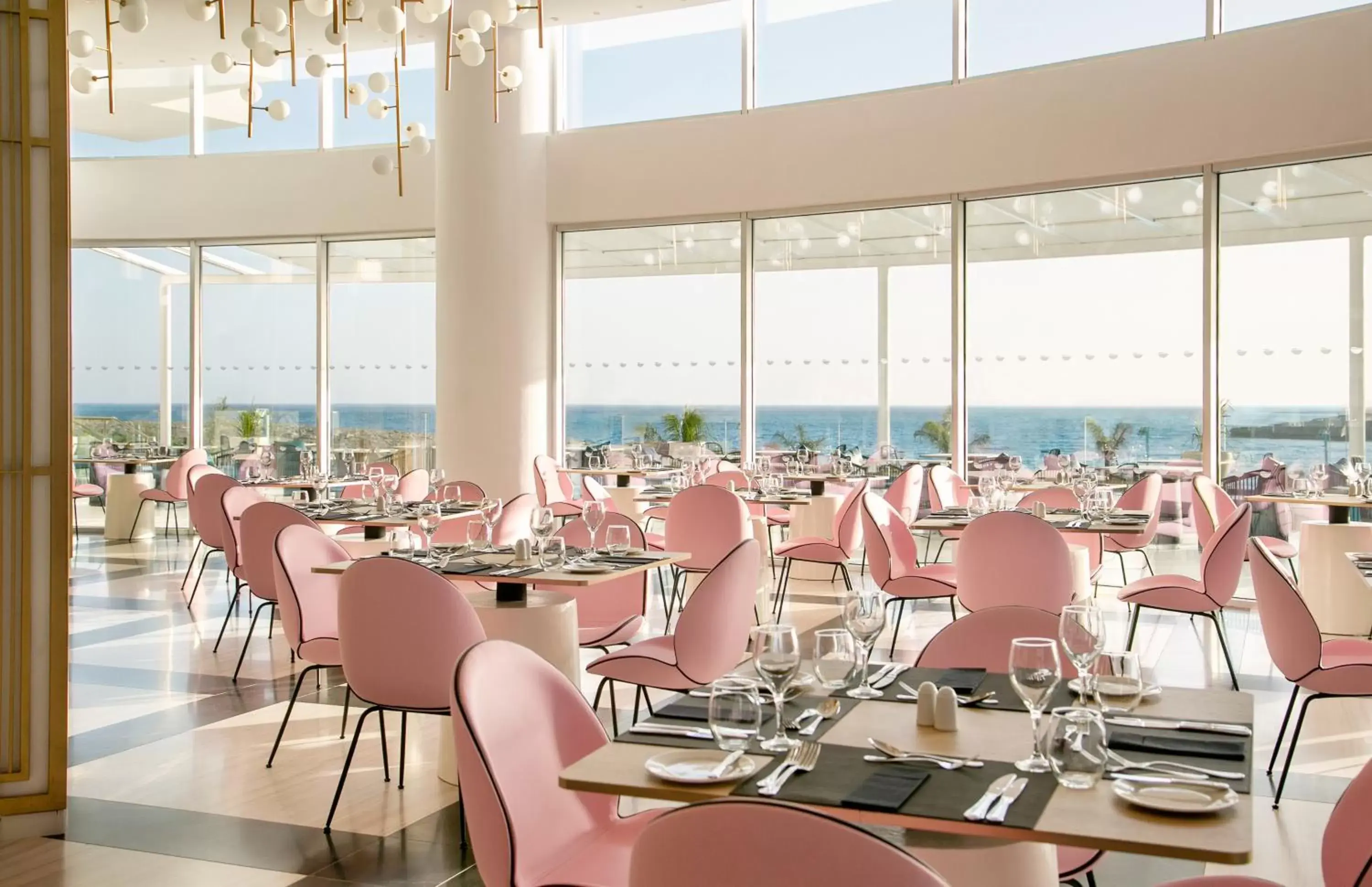 Restaurant/places to eat in NissiBlu Beach Resort Restaurant/places to eat in NissiBlu Beach Resort