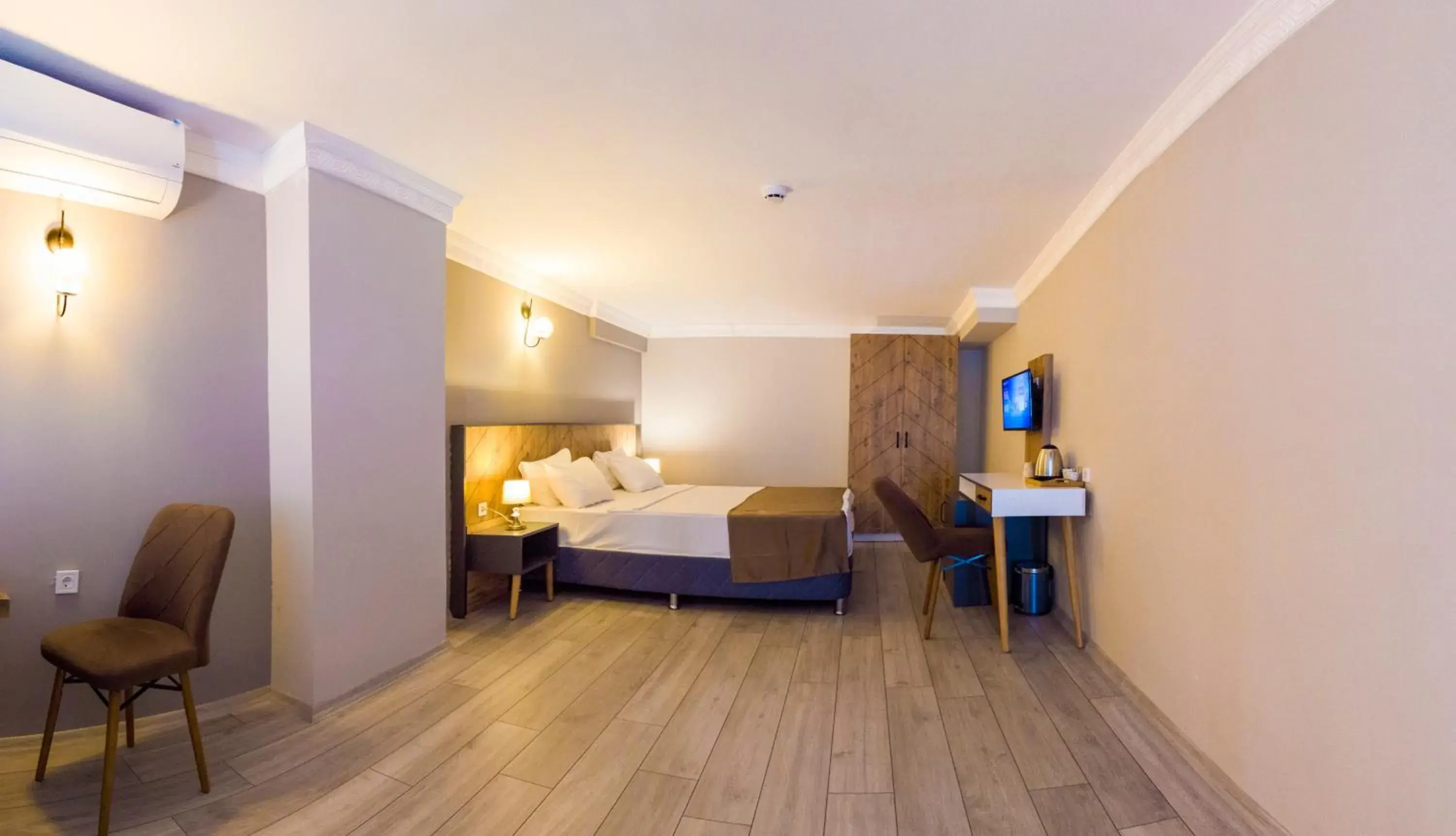 Bedroom, Bed in Privado Hotels
