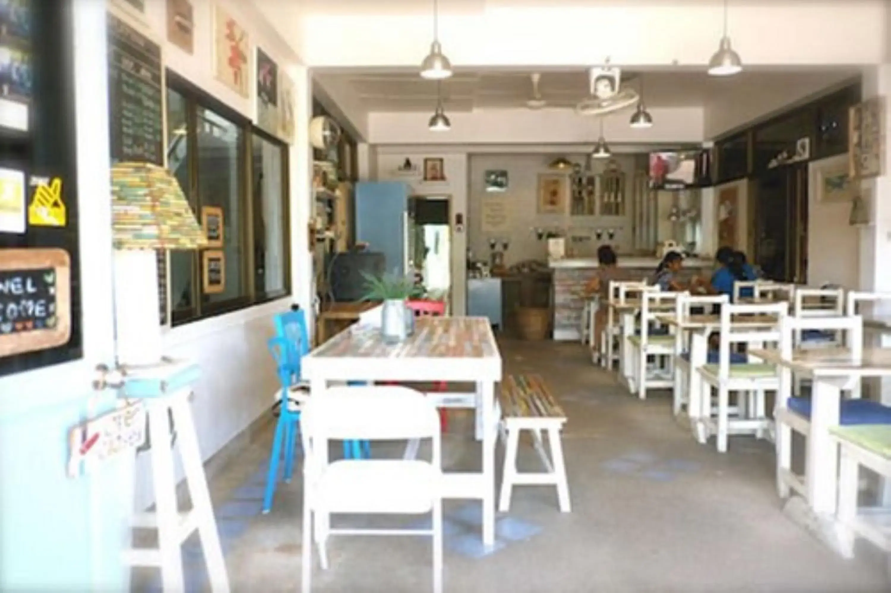 Restaurant/Places to Eat in Chanchalay Hip Hostel (SHA Plus)