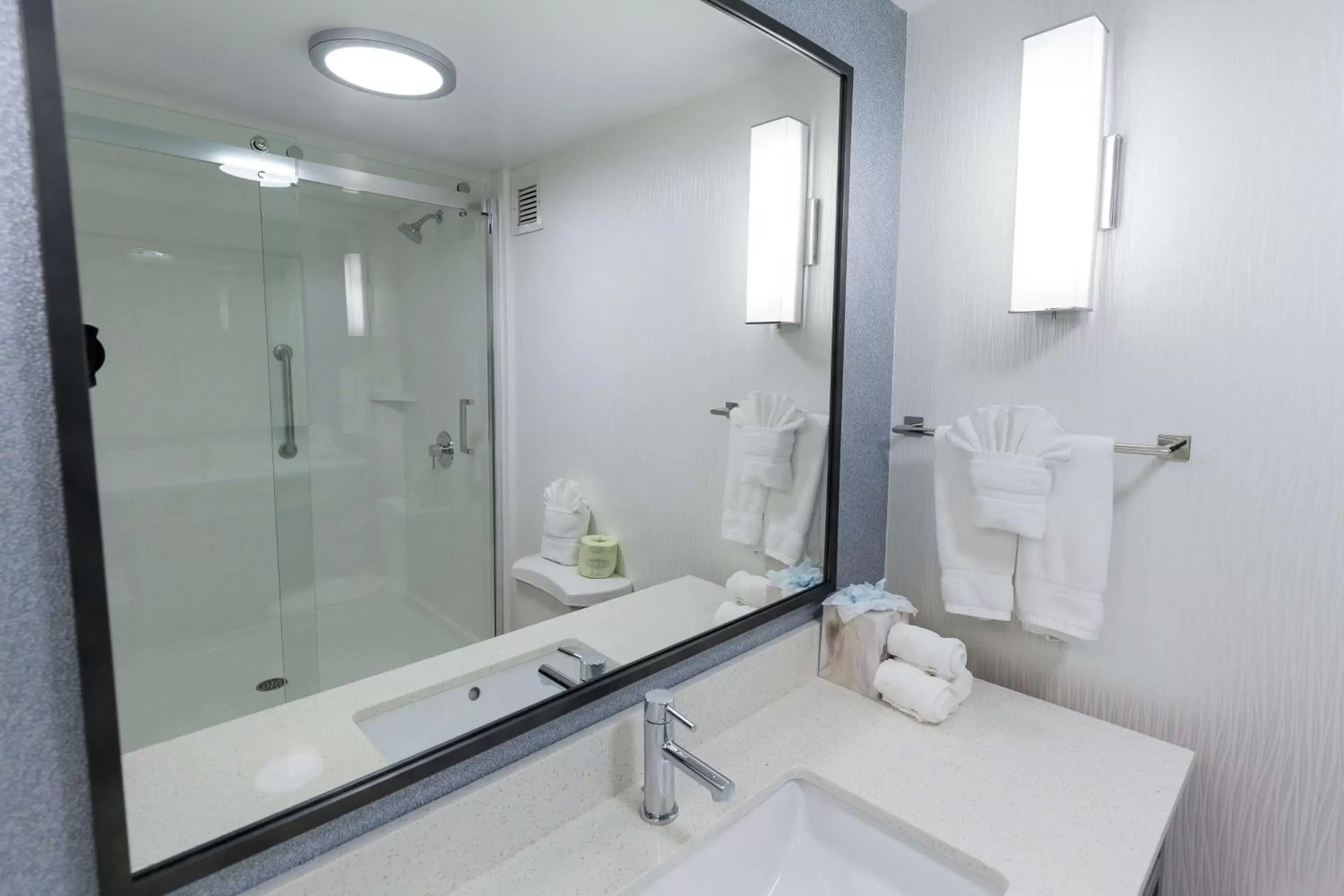 Queen Room with Two Queen Beds - Mobility Accessible with Roll-in Shower in Hilton Garden Inn Atlanta Northpoint Queen Room with Two Queen Beds - Mobility Accessible with Roll-in Shower in Hilton Garden Inn Atlanta Northpoint