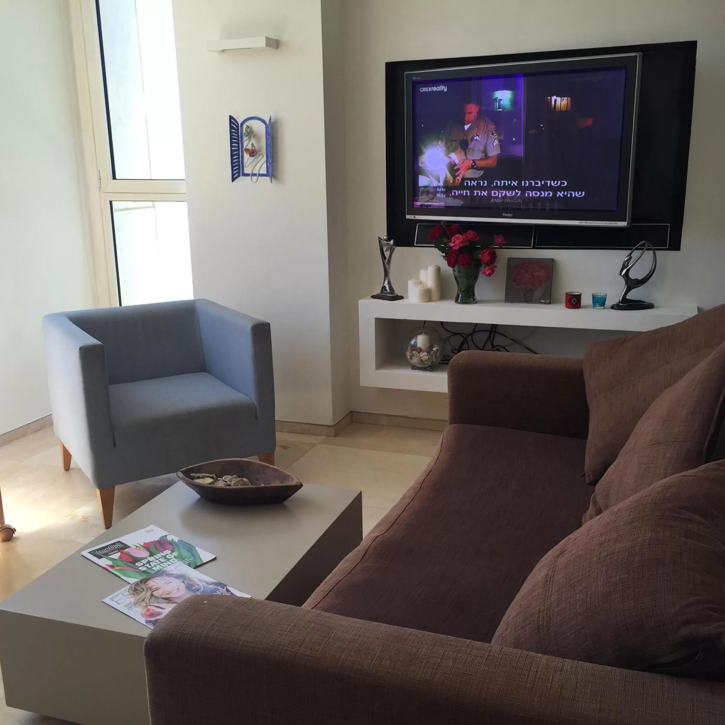 Seating area in Raphael Apartments