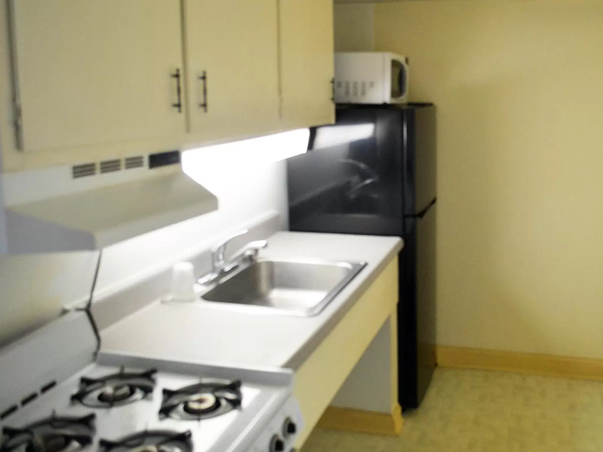 Kitchen or kitchenette, Kitchen/Kitchenette in Cerca Del Mar Motel