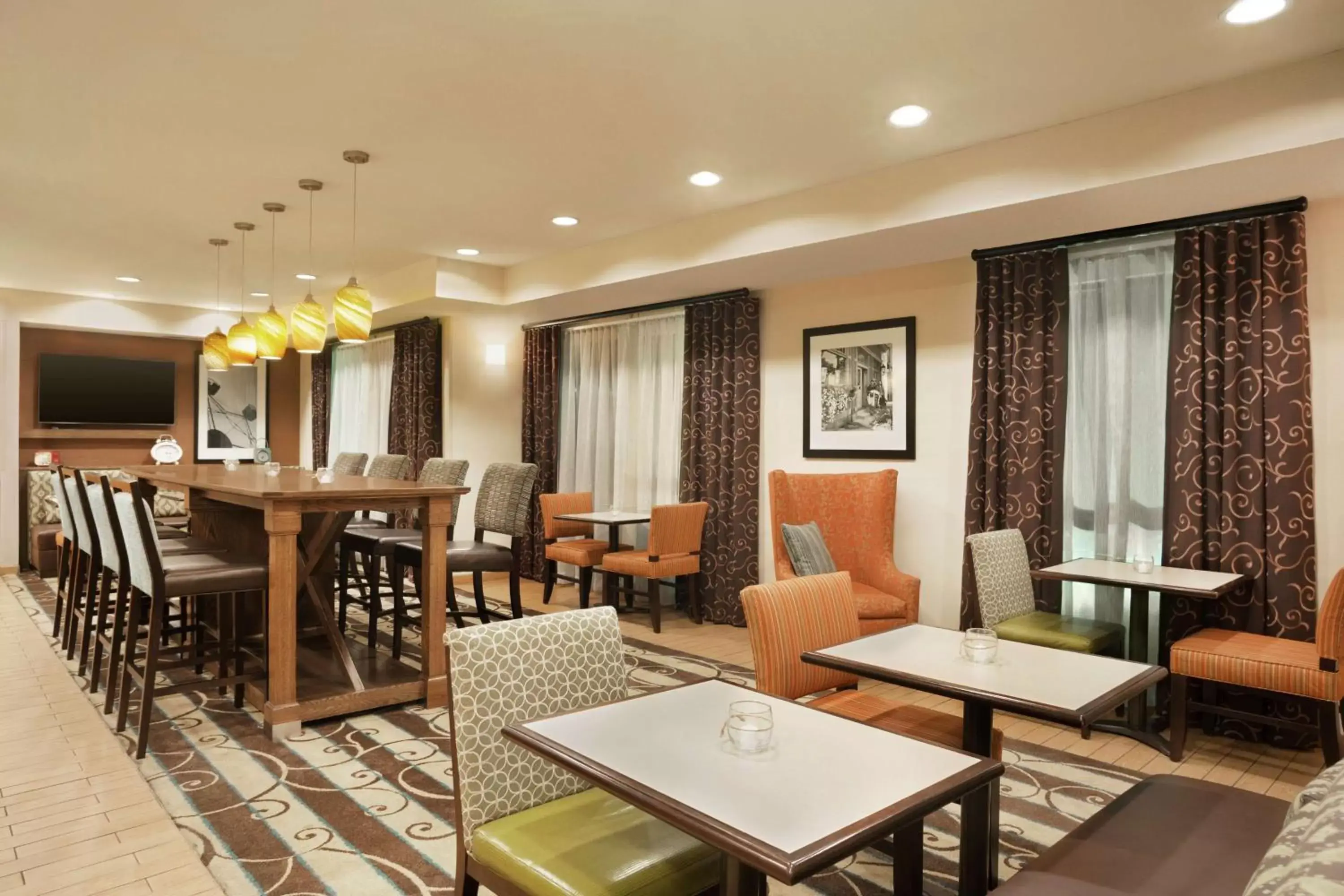 Lobby or reception, Restaurant/Places to Eat in Hampton Inn Shawnee