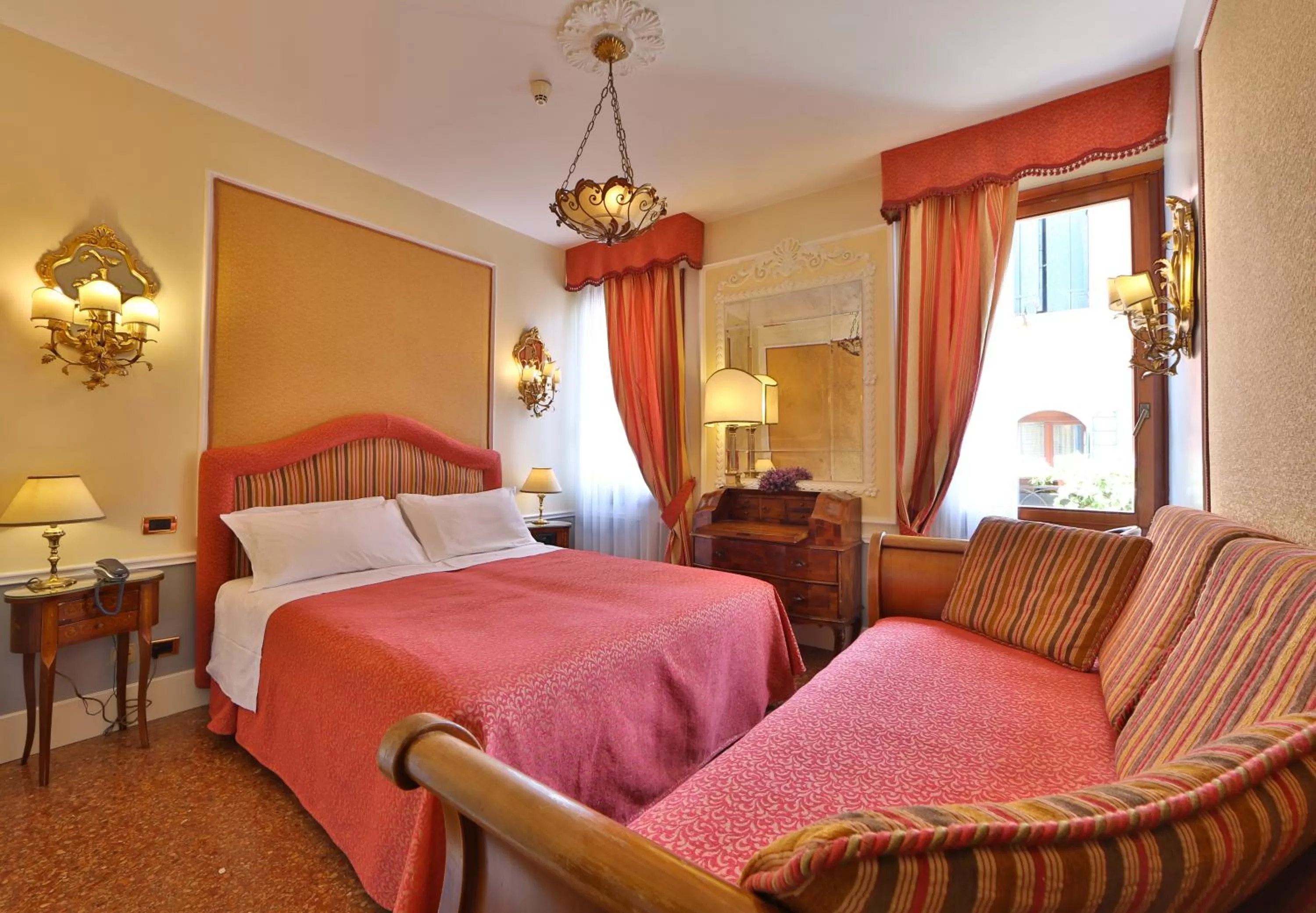 Photo of the whole room, Bed in Hotel Arlecchino