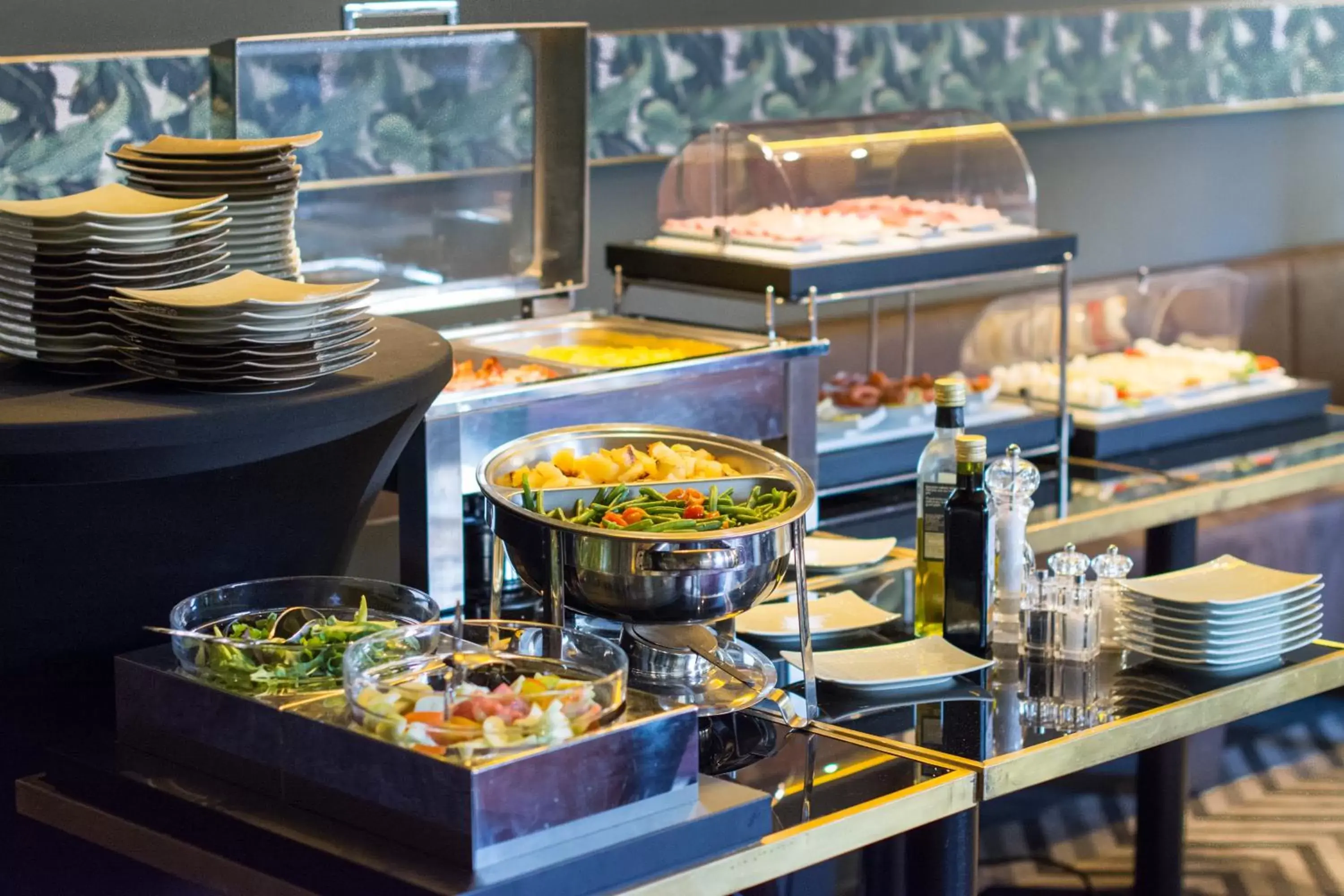 Buffet breakfast, Food in Roma Luxus Hotel