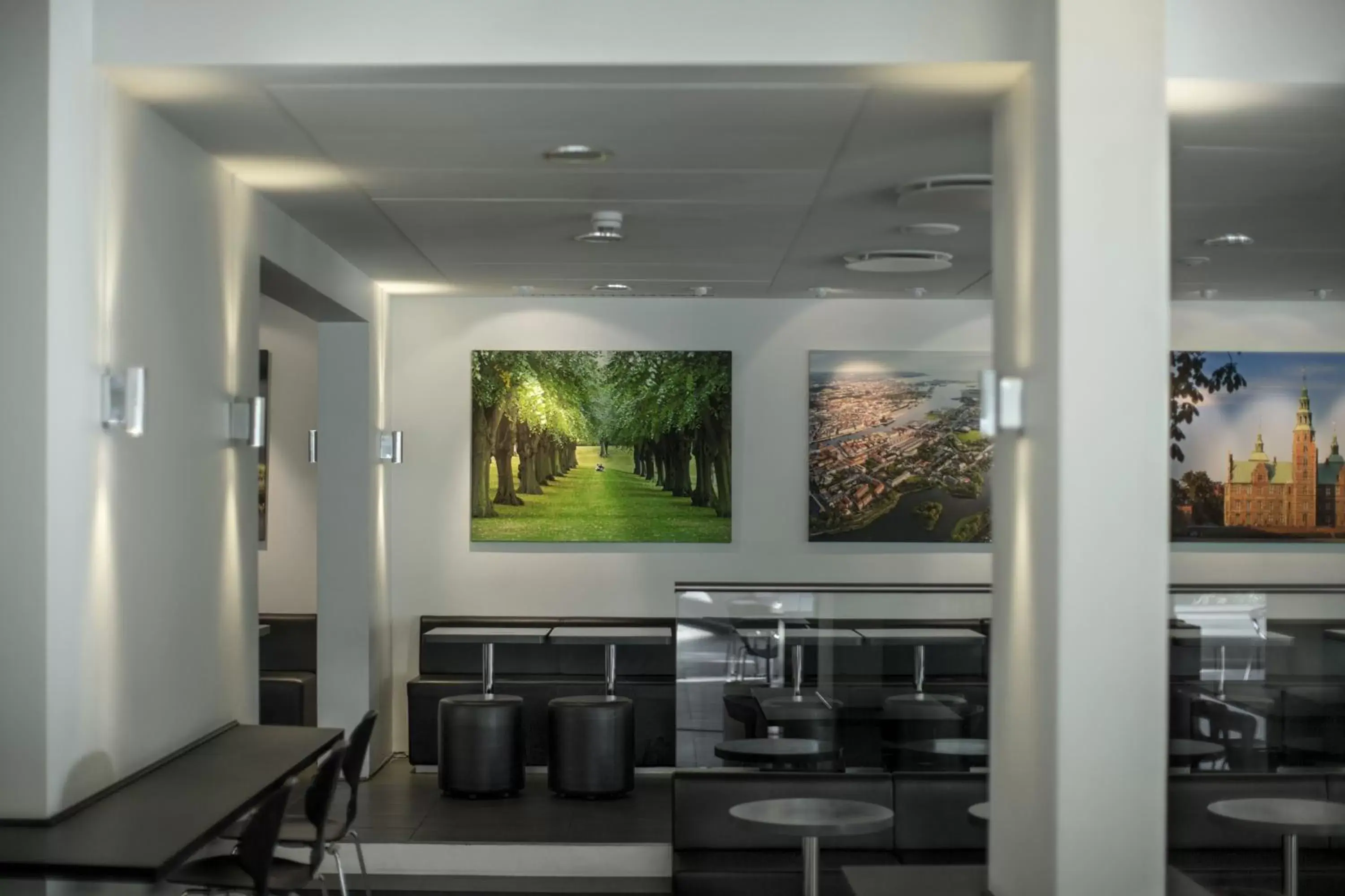 Restaurant/places to eat in Wakeup Copenhagen - Carsten Niebuhrs Gade Restaurant/places to eat in Wakeup Copenhagen - Carsten Niebuhrs Gade